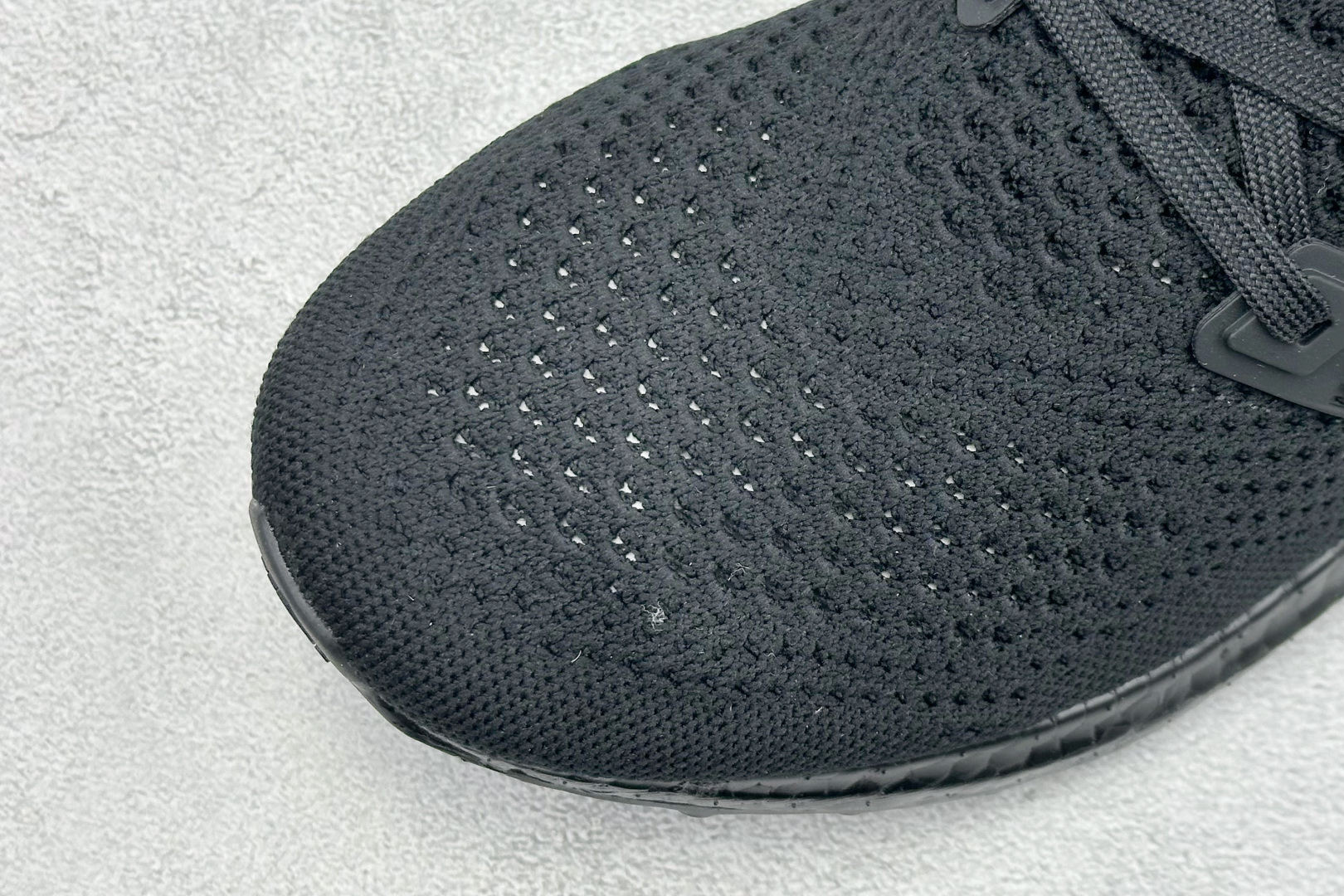 RS版Adidas Ultraboost 阿迪达斯 耐磨缓震休闲运动跑鞋 采用网材搭配反光皮革鞋面 配上