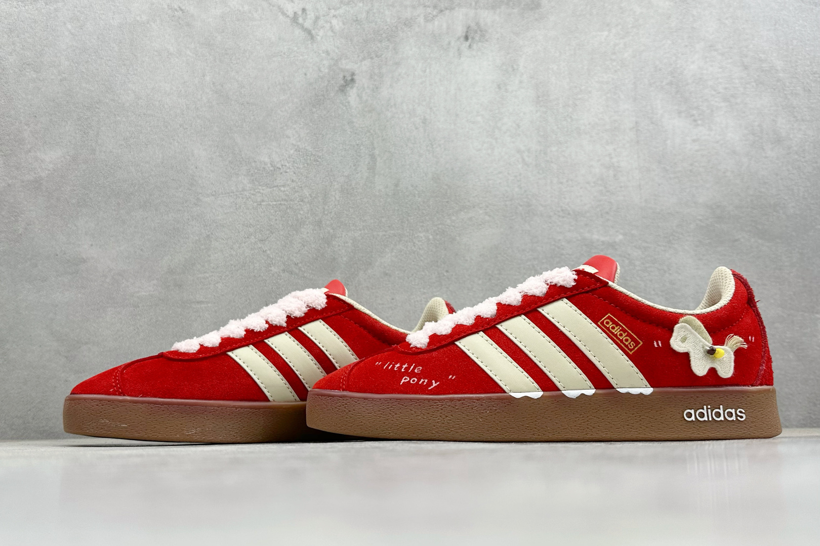 Adidas VI Court CLASSIC 三叶草休闲复古运动板鞋 KK3774 Adidas VI Court CLASSIC 三叶草休闲复古运动板鞋 KK3774