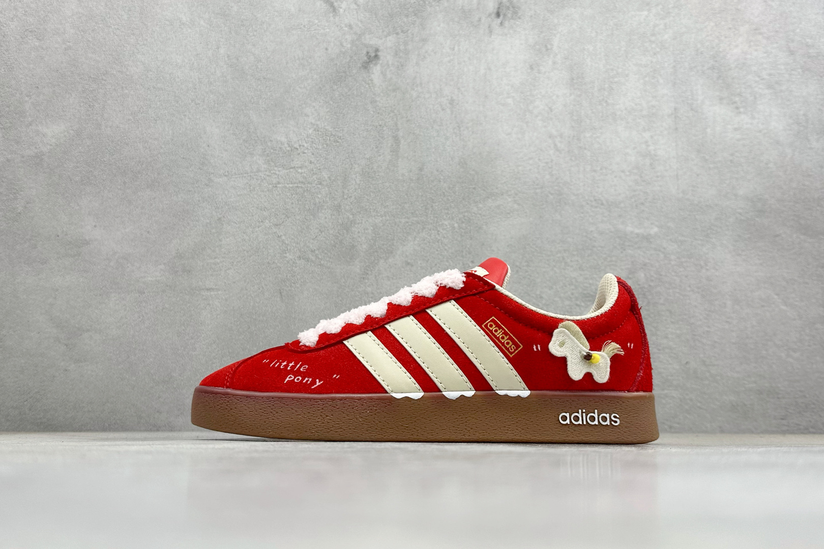 Adidas VI Court CLASSIC 三叶草休闲复古运动板鞋 KK3774 Adidas VI Court CLASSIC 三叶草休闲复古运动板鞋 KK3774