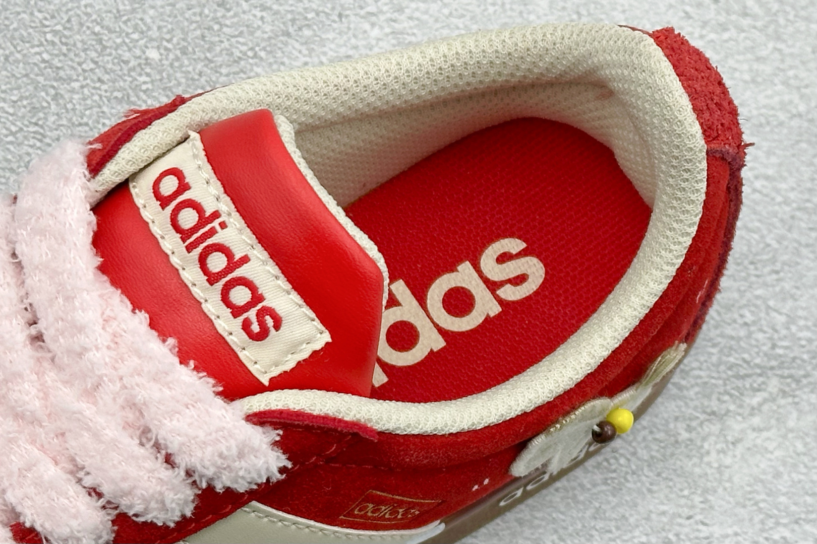 Adidas VI Court CLASSIC 三叶草休闲复古运动板鞋 KK3774 Adidas VI Court CLASSIC 三叶草休闲复古运动板鞋 KK3774