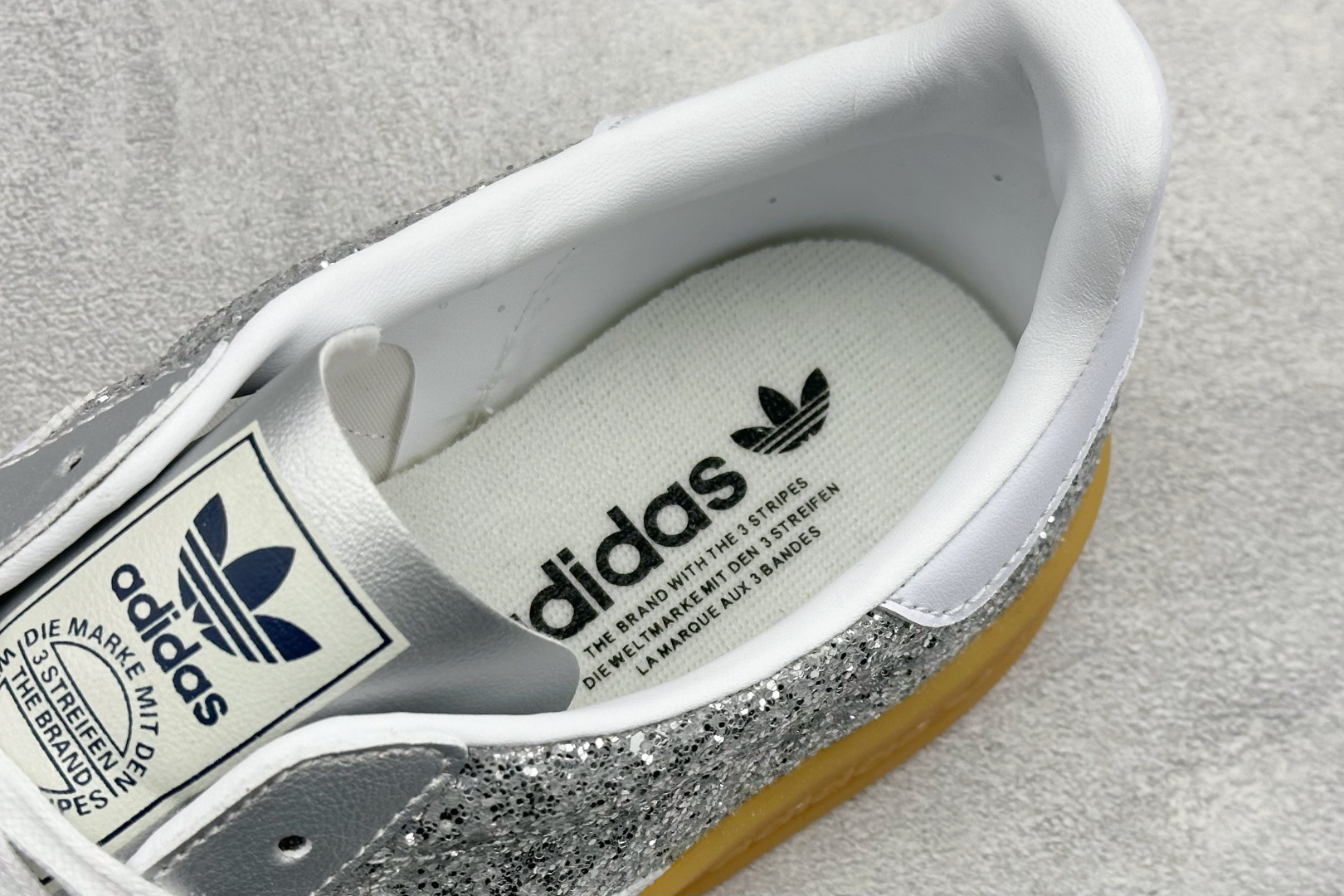 Adidas Originals Gazelle INdoor 阿迪达斯 三叶草休闲防滑耐磨低帮板鞋 JR1288 Adidas Originals Gazelle INdoor 阿迪达斯 三叶草休闲防滑耐磨低帮板鞋 JR1288