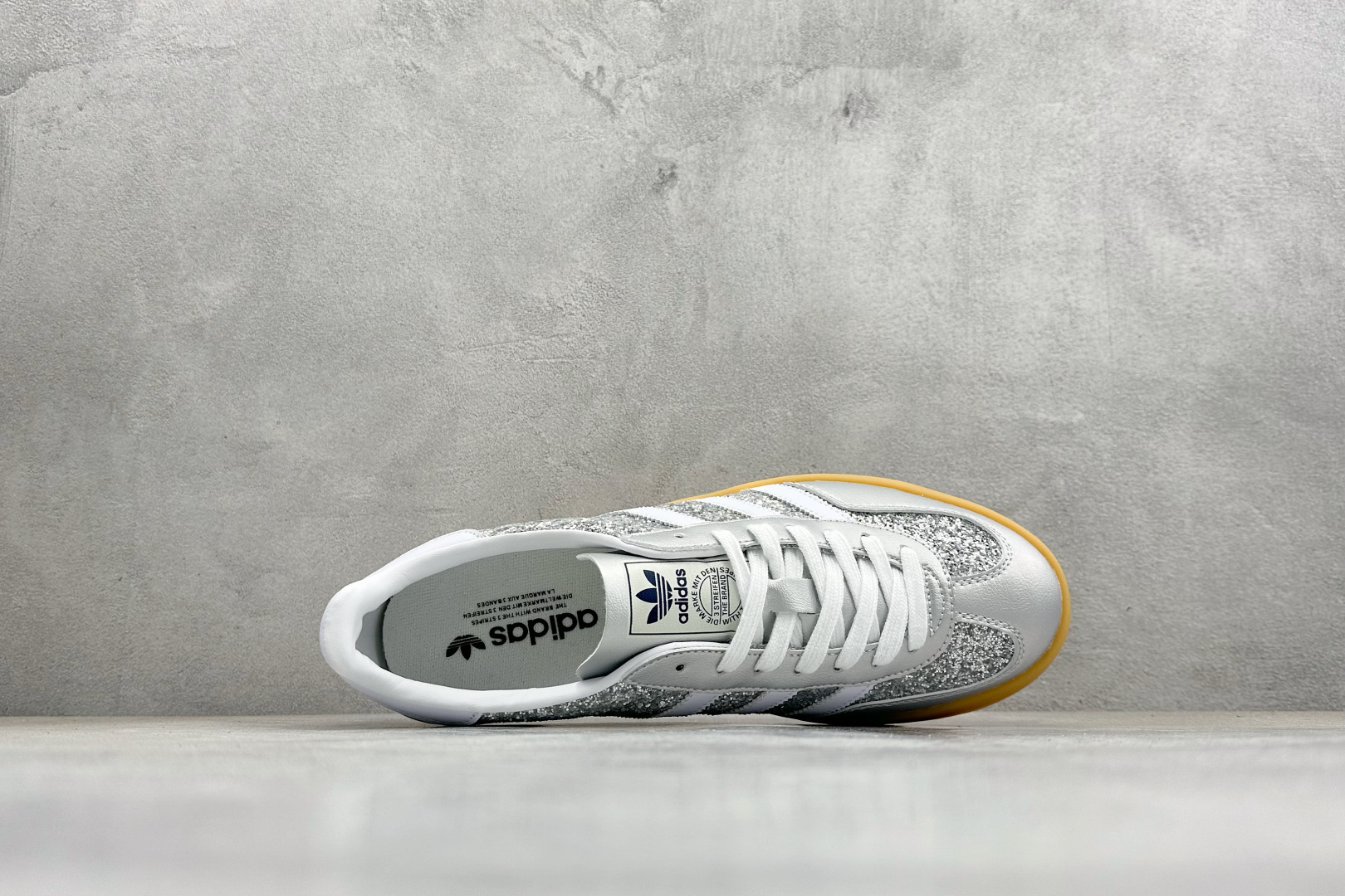 Adidas Originals Gazelle INdoor 阿迪达斯 三叶草休闲防滑耐磨低帮板鞋 JR1288 Adidas Originals Gazelle INdoor 阿迪达斯 三叶草休闲防滑耐磨低帮板鞋 JR1288
