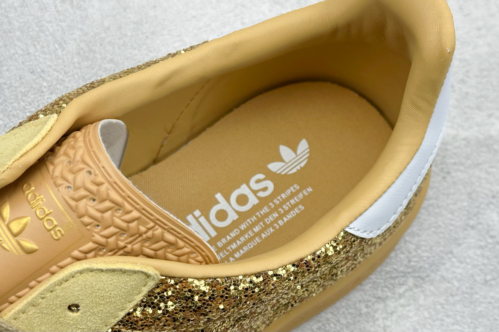 Adidas Originals Gazelle INdoor 阿迪达斯 三叶草休闲防滑耐磨低帮板鞋 JR1266 Adidas Originals Gazelle INdoor 阿迪达斯 三叶草休闲防滑耐磨低帮板鞋 JR1266