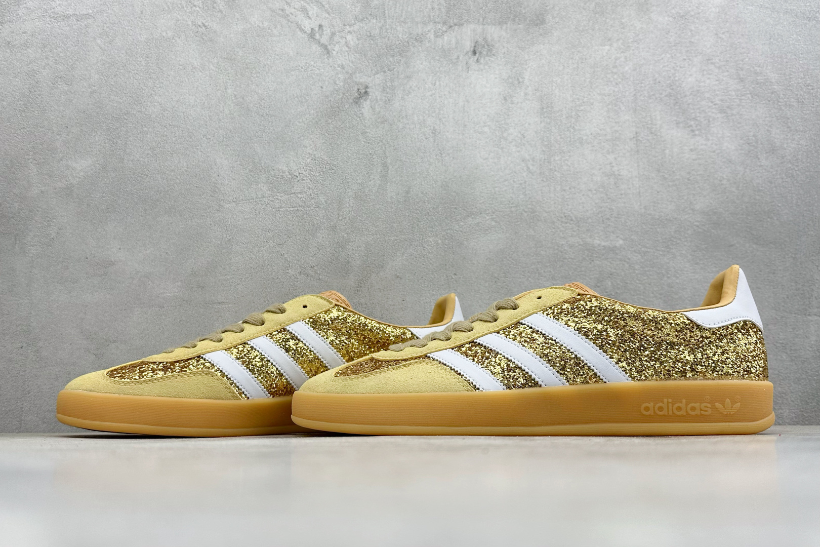 Adidas Originals Gazelle INdoor 阿迪达斯 三叶草休闲防滑耐磨低帮板鞋 JR1266 Adidas Originals Gazelle INdoor 阿迪达斯 三叶草休闲防滑耐磨低帮板鞋 JR1266