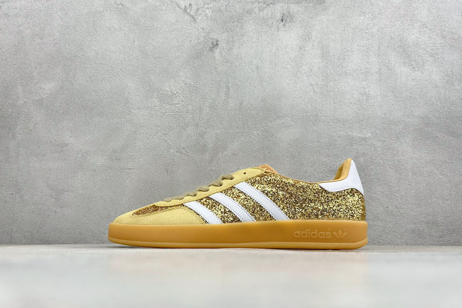 Adidas Originals Gazelle INdoor 阿迪达斯 三叶草休闲防滑耐磨低帮板鞋 JR1266 Adidas Originals Gazelle INdoor 阿迪达斯 三叶草休闲防滑耐磨低帮板鞋 JR1266