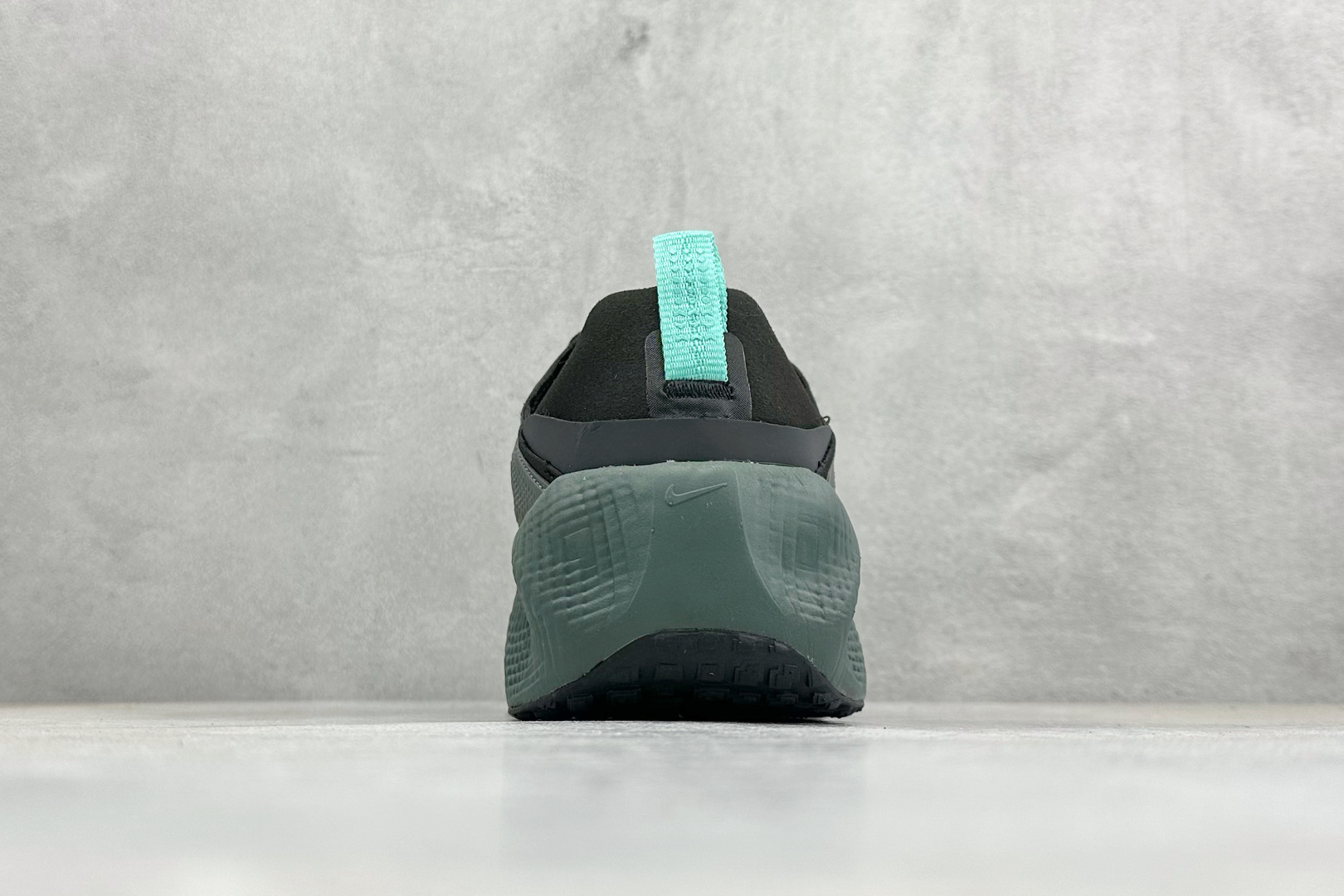 Nk Ava Rover Hs 低帮复古运动鞋 该鞋款采用流线型轮廓设计 DX4215-006 Nk Ava Rover Hs 低帮复古运动鞋 该鞋款采用流线型轮廓设计 DX4215-006