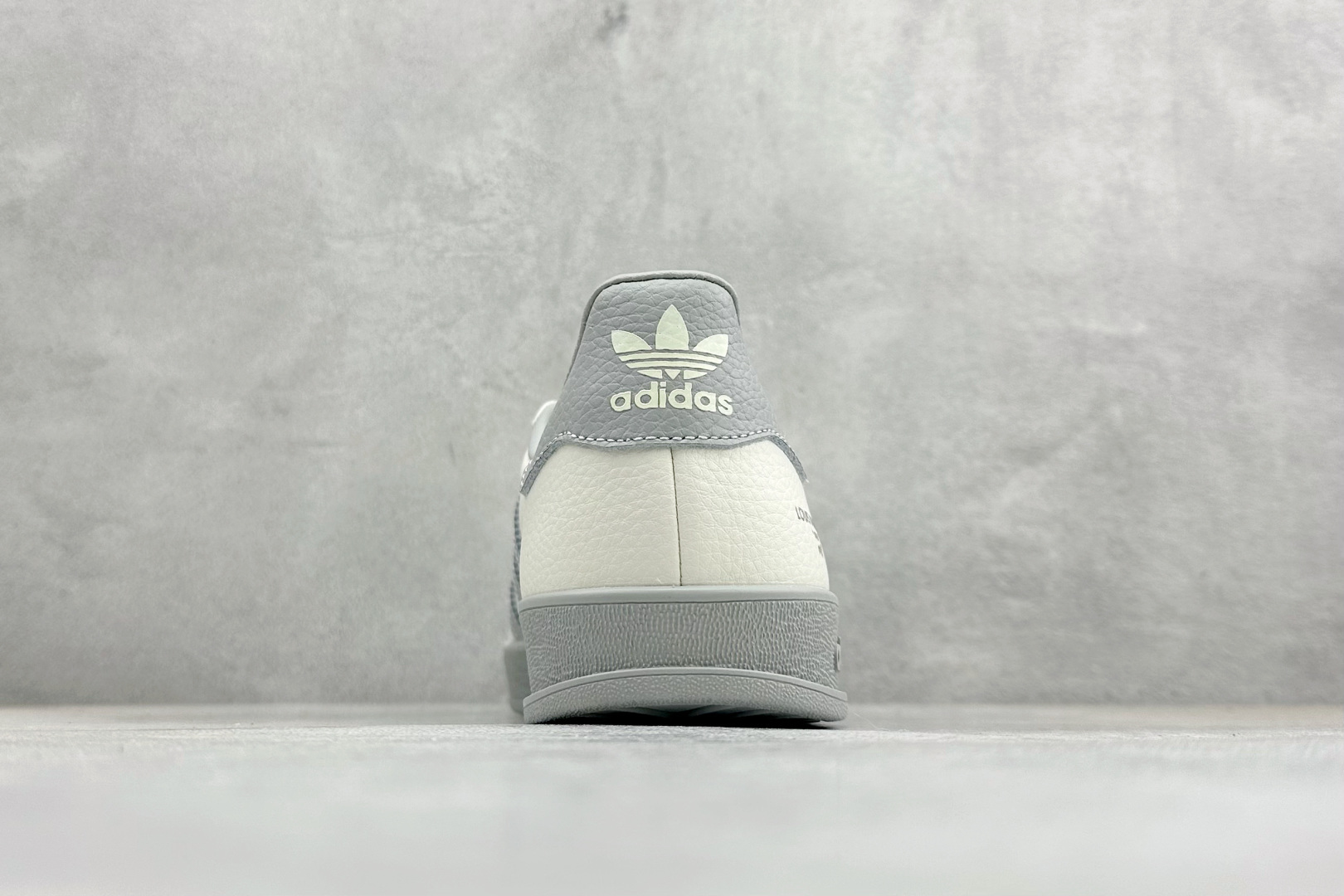 Adidas Originals Gazelle Indoor 三叶草复古休闲防滑耐磨低帮板鞋 DD6620 Adidas Originals Gazelle Indoor 三叶草复古休闲防滑耐磨低帮板鞋 DD6620