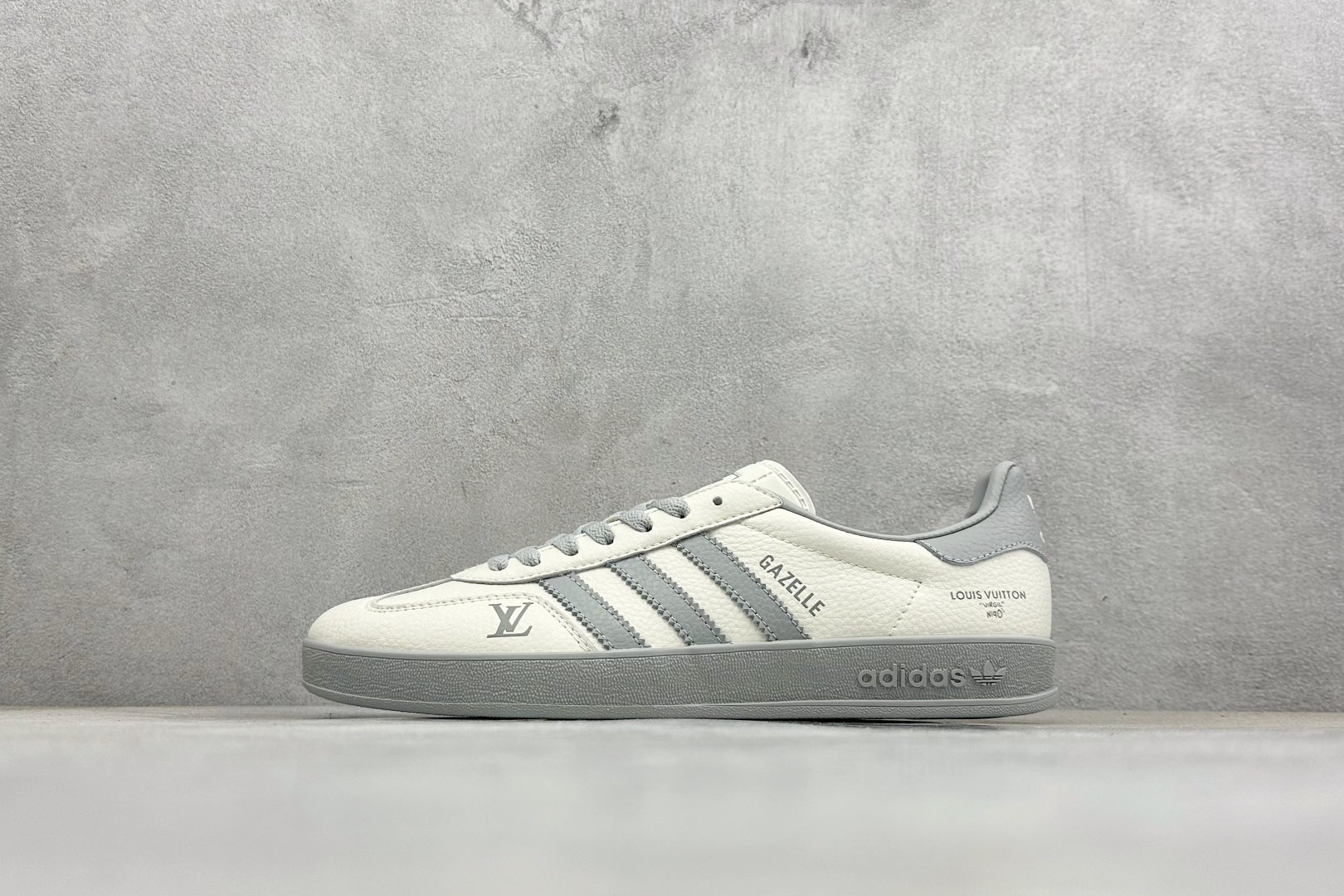 Adidas Originals Gazelle Indoor 三叶草复古休闲防滑耐磨低帮板鞋 DD6620 Adidas Originals Gazelle Indoor 三叶草复古休闲防滑耐磨低帮板鞋 DD6620