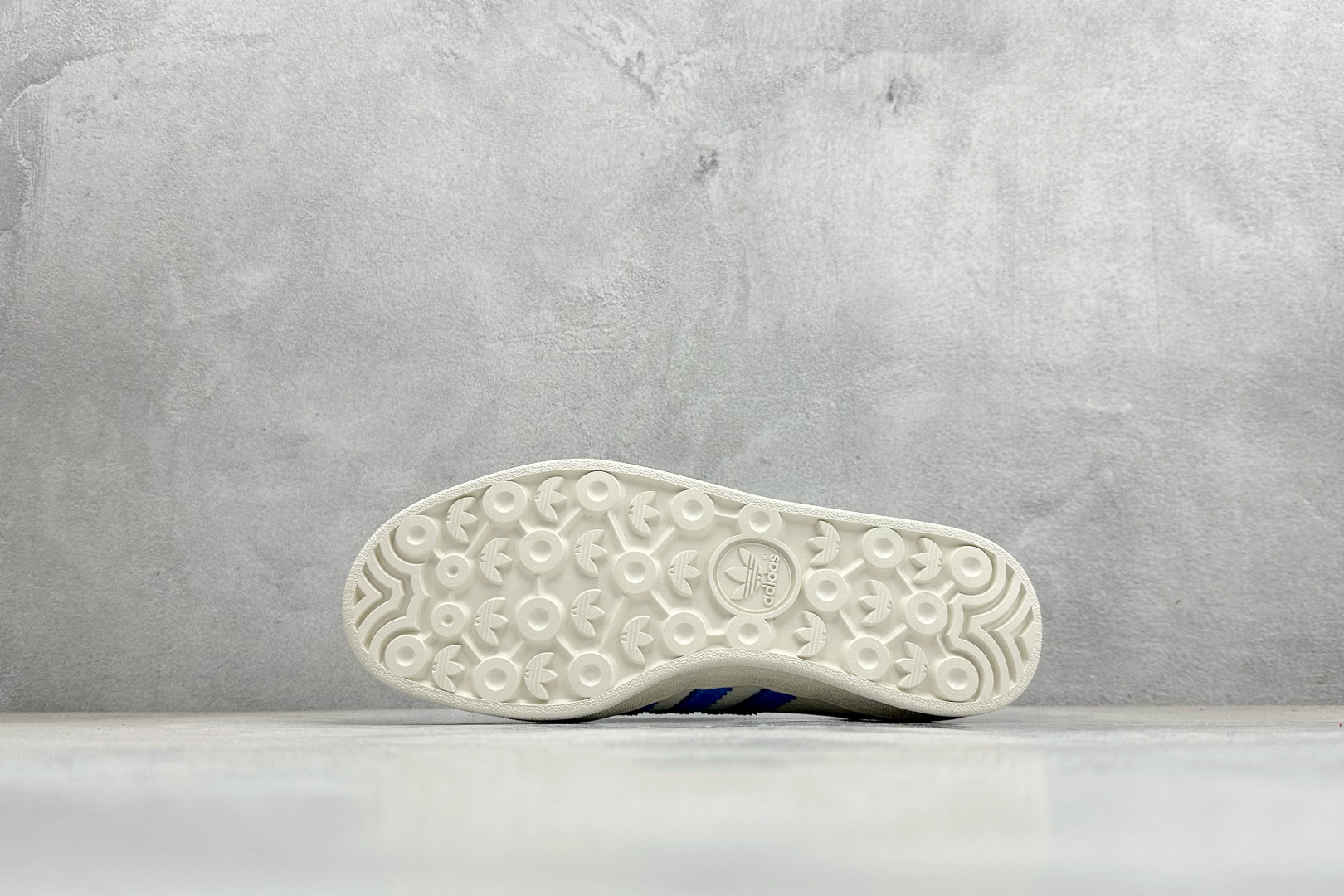 Adidas Originals Gazelle Indoor 三叶草复古休闲防滑耐磨低帮板鞋 DD6619 Adidas Originals Gazelle Indoor 三叶草复古休闲防滑耐磨低帮板鞋 DD6619