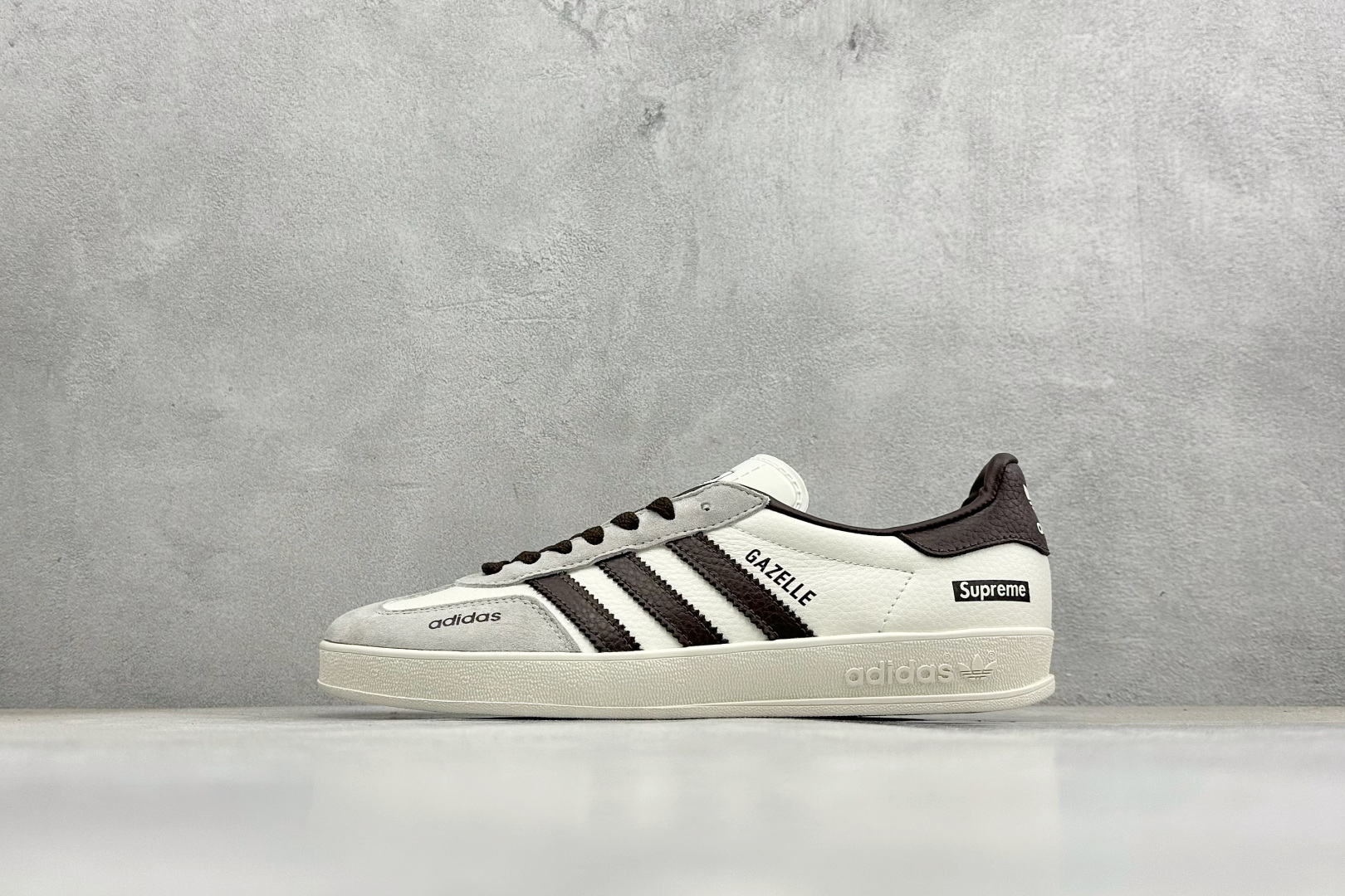 Adidas Originals Gazelle Indoor 三叶草复古休闲防滑耐磨低帮板鞋 DD6618 Adidas Originals Gazelle Indoor 三叶草复古休闲防滑耐磨低帮板鞋 DD6618