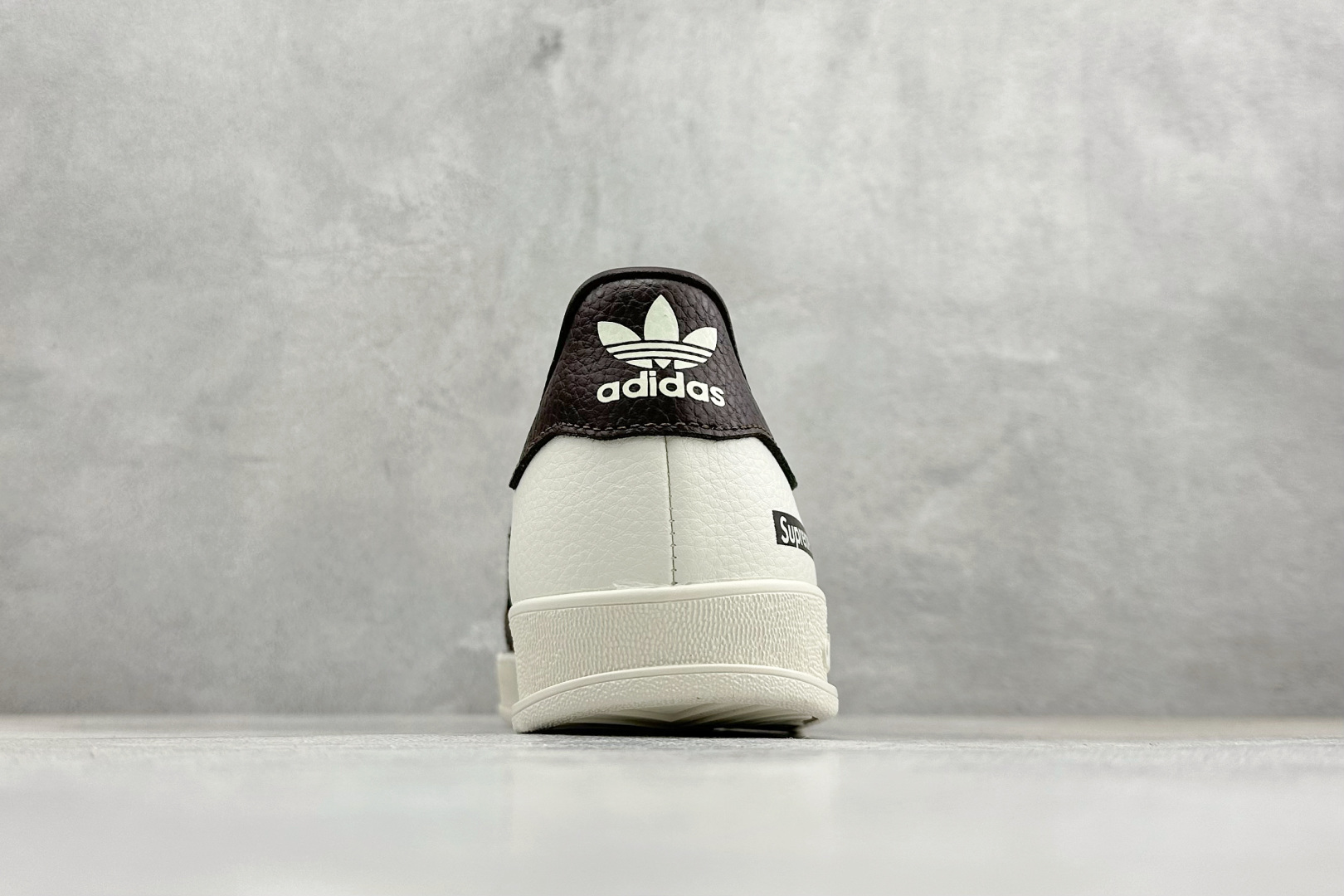 Adidas Originals Gazelle Indoor 三叶草复古休闲防滑耐磨低帮板鞋 DD6618 Adidas Originals Gazelle Indoor 三叶草复古休闲防滑耐磨低帮板鞋 DD6618