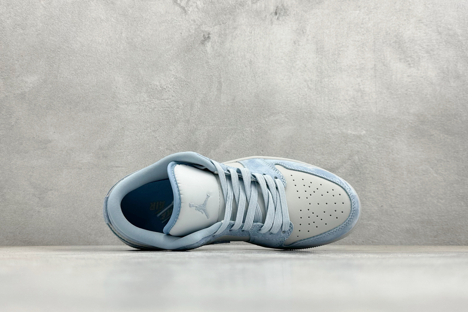 Air Jordan 1 Low AJ1 乔1巴黎世家联名 低帮复古篮球鞋 QJ1988-009 Air Jordan 1 Low AJ1 乔1巴黎世家联名 低帮复古篮球鞋 QJ1988-009