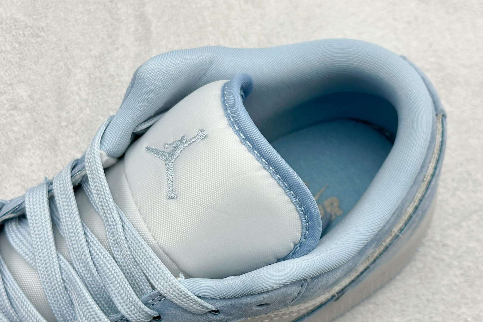 Air Jordan 1 Low AJ1 乔1巴黎世家联名 低帮复古篮球鞋 QJ1988-009 Air Jordan 1 Low AJ1 乔1巴黎世家联名 低帮复古篮球鞋 QJ1988-009