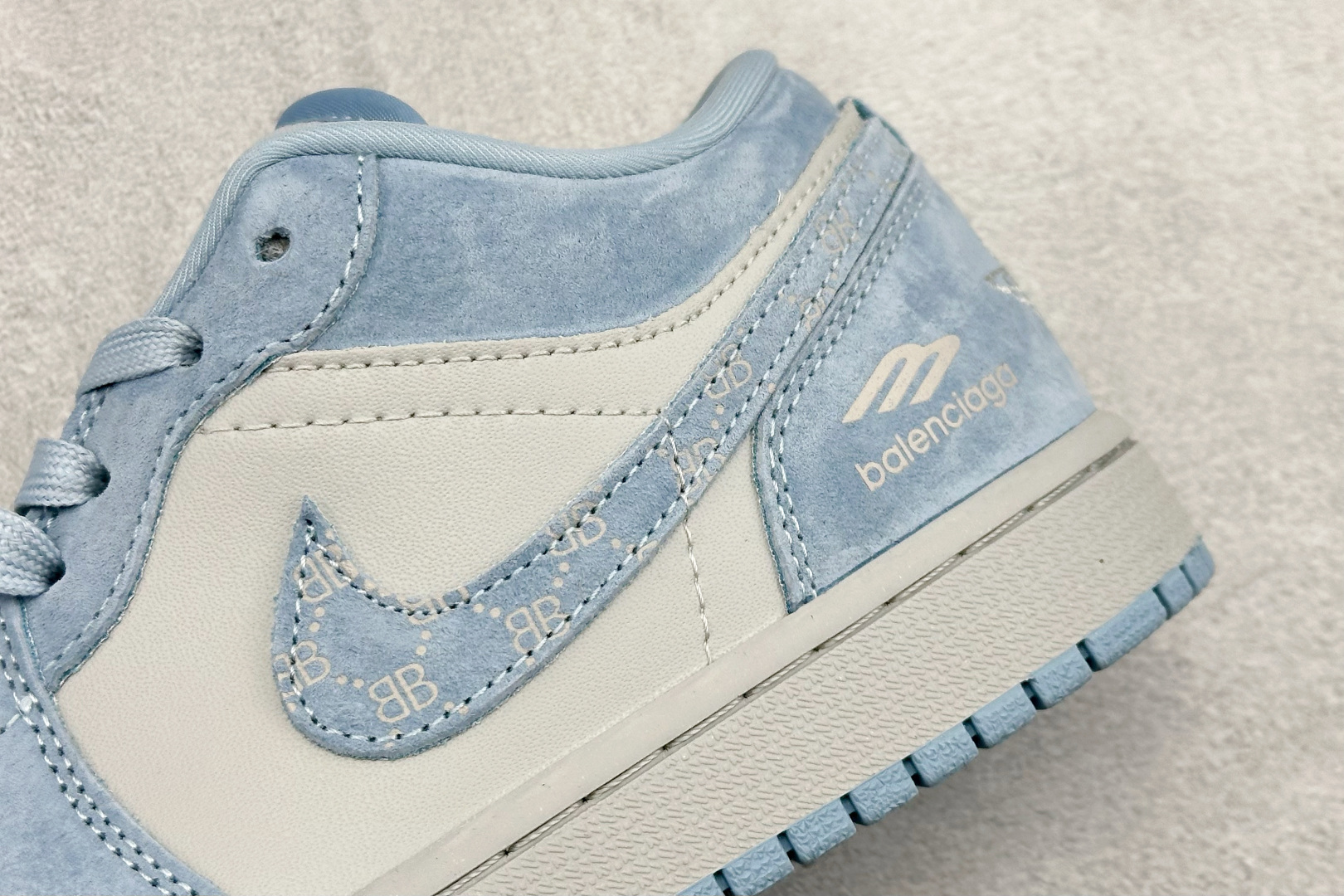 Air Jordan 1 Low AJ1 乔1巴黎世家联名 低帮复古篮球鞋 QJ1988-009 Air Jordan 1 Low AJ1 乔1巴黎世家联名 低帮复古篮球鞋 QJ1988-009