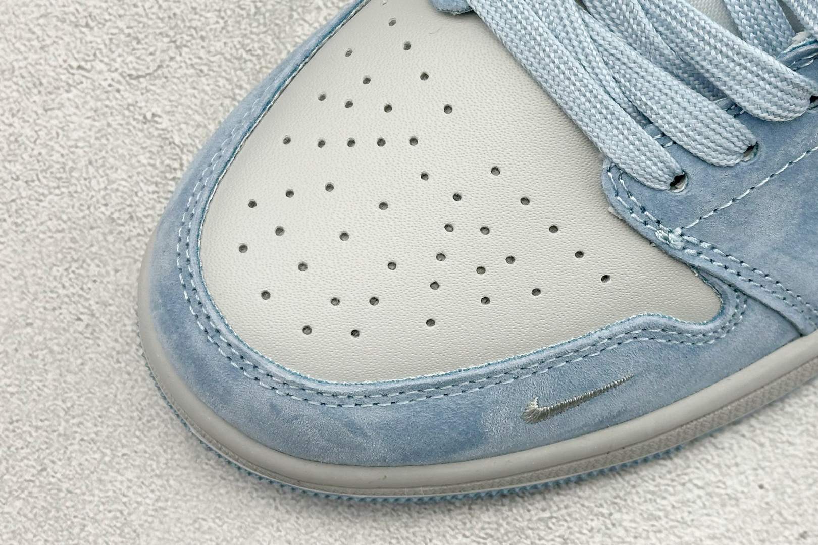 Air Jordan 1 Low AJ1 乔1巴黎世家联名 低帮复古篮球鞋 QJ1988-009 Air Jordan 1 Low AJ1 乔1巴黎世家联名 低帮复古篮球鞋 QJ1988-009