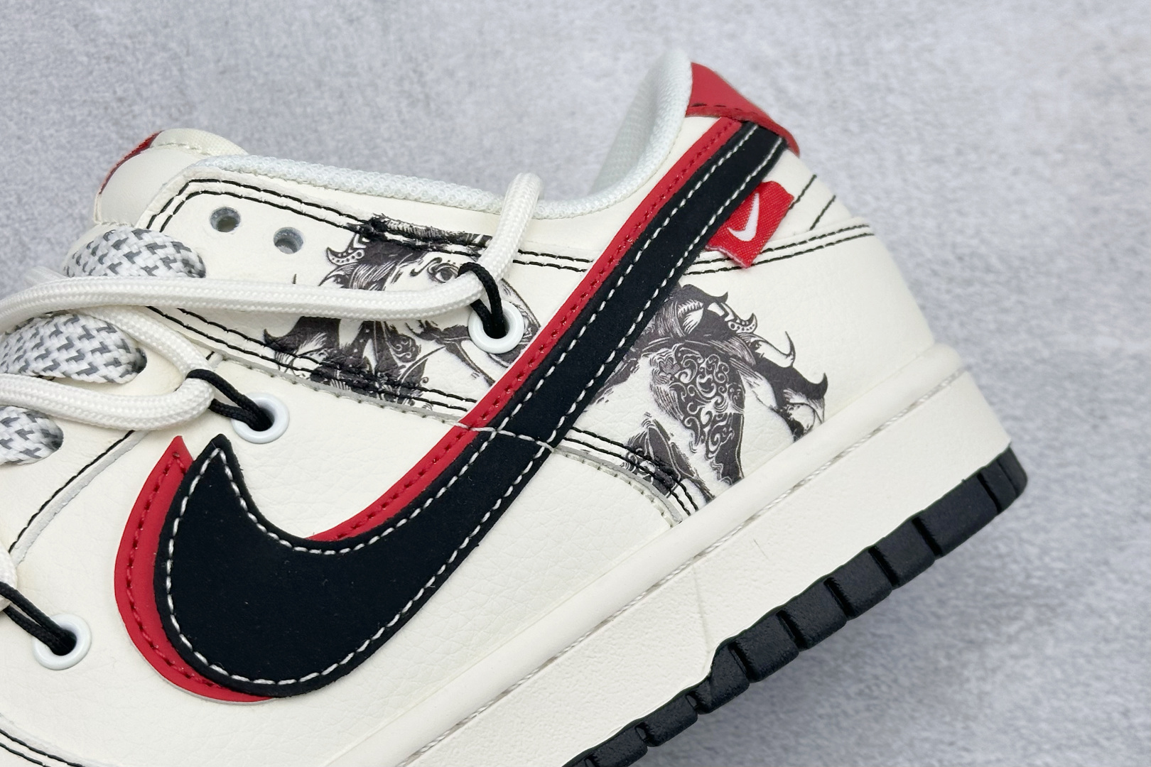 Nike SB Dunk Low ”马年限定款“ 高端定制 低帮休闲板鞋 CX5050-Y59 Nike SB Dunk Low ”马年限定款“ 高端定制 低帮休闲板鞋 CX5050-Y59