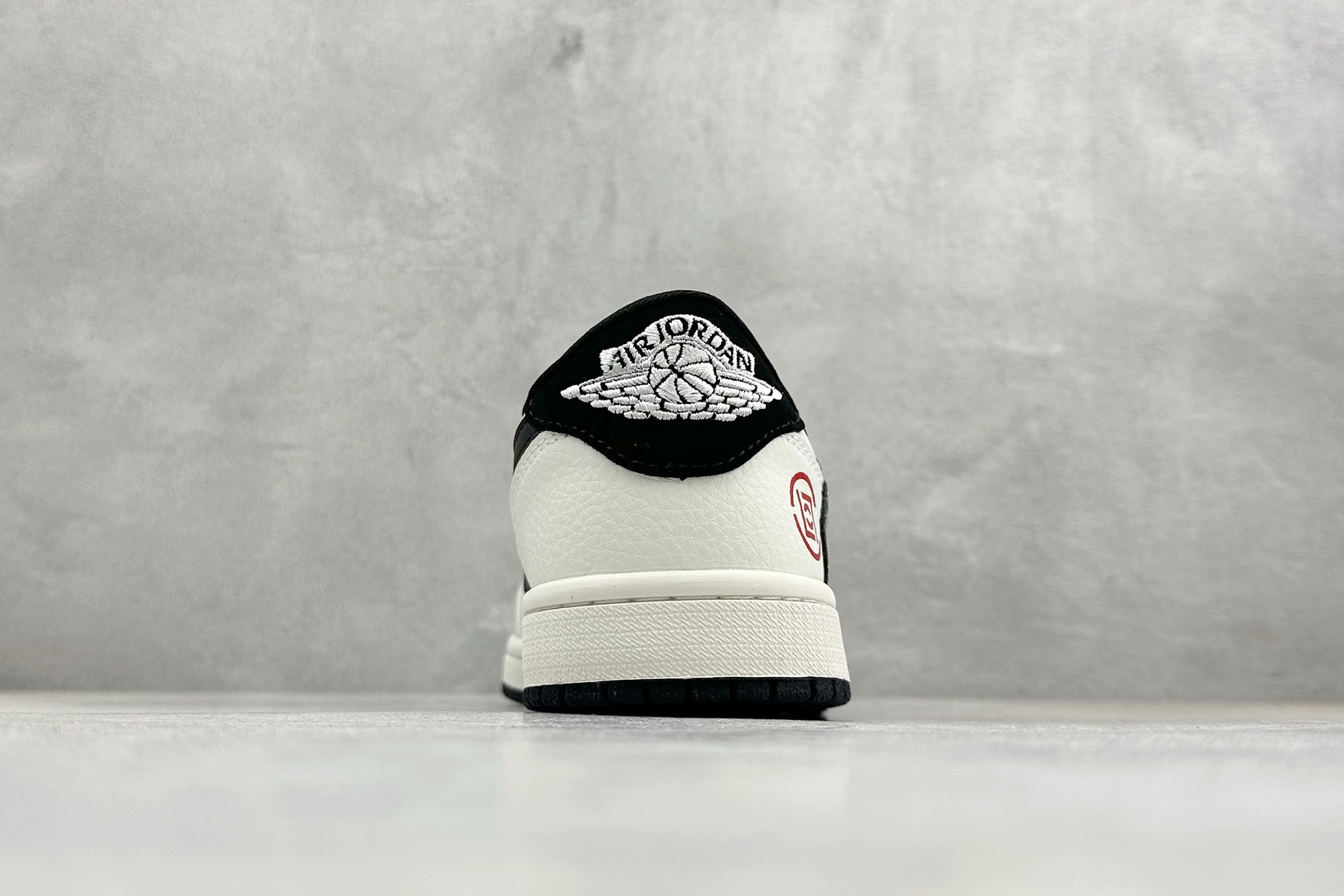 Air Jordan 1 Low AJ1 乔1国风联名 黑白熊猫 高端定制 低帮复古篮球鞋 JW1188-171 Air Jordan 1 Low AJ1 乔1国风联名 黑白熊猫 高端定制 低帮复古篮球鞋 JW1188-171