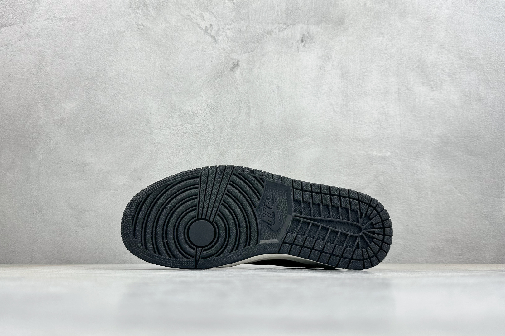 Air Jordan 1 Low AJ1 乔1国风联名 黑白熊猫 高端定制 低帮复古篮球鞋 JW1188-171 Air Jordan 1 Low AJ1 乔1国风联名 黑白熊猫 高端定制 低帮复古篮球鞋 JW1188-171