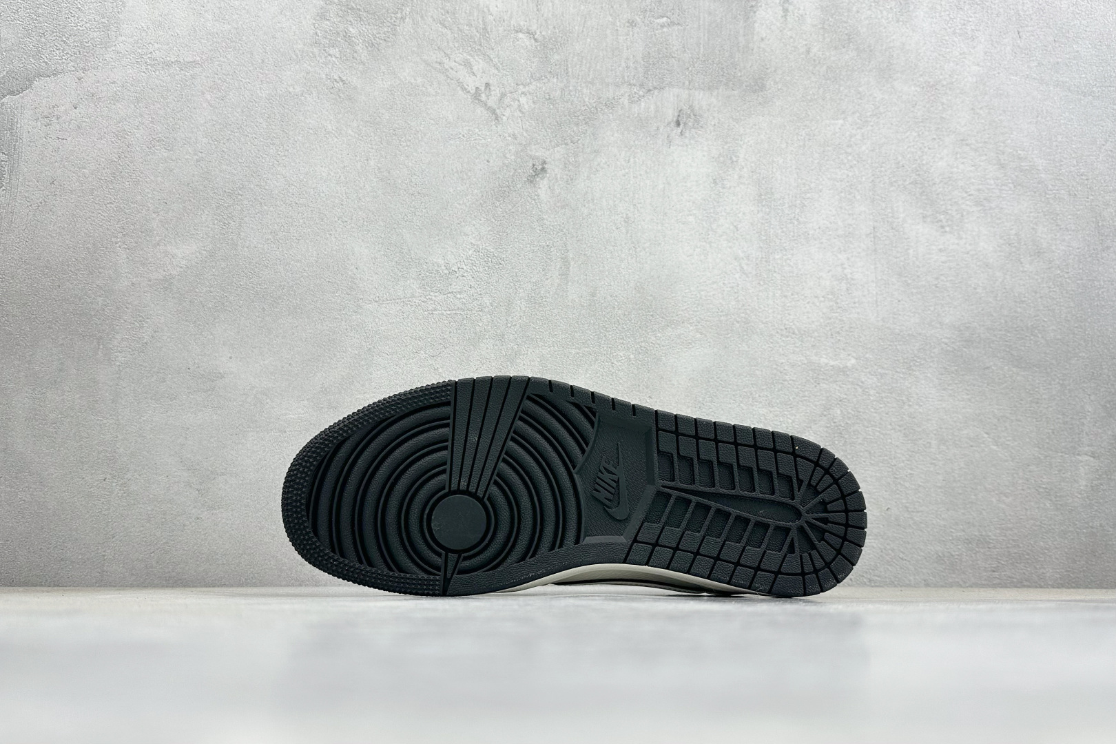 Air Jordan 1 Low AJ1 乔1 马年限定 倒钩高端定制 低帮复古篮球鞋 Cs5288-703 Air Jordan 1 Low AJ1 乔1 马年限定 倒钩高端定制 低帮复古篮球鞋 Cs5288-703