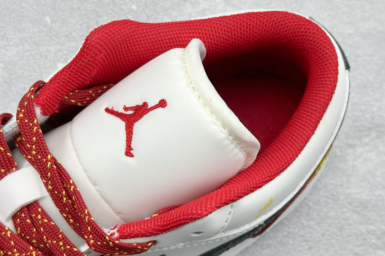 Air Jordan 1 Low AJ1 乔1 马年限定 高端定制 低帮复古篮球鞋 DF61-9002 Air Jordan 1 Low AJ1 乔1 马年限定 高端定制 低帮复古篮球鞋 DF61-9002