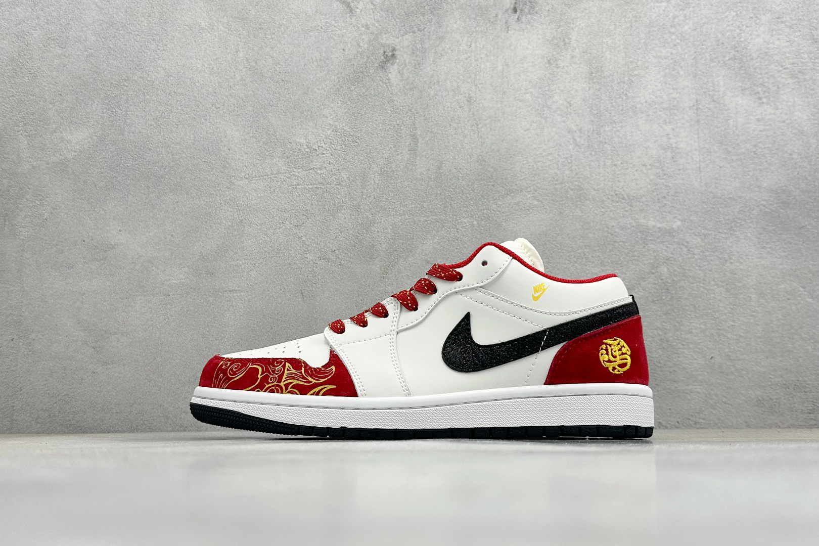 Air Jordan 1 Low AJ1 乔1 马年限定 高端定制 低帮复古篮球鞋 DF61-9002 Air Jordan 1 Low AJ1 乔1 马年限定 高端定制 低帮复古篮球鞋 DF61-9002