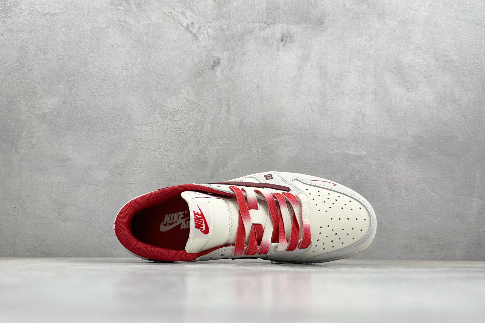 Air Jordan 1 Low AJ1 乔1 马年限定 倒钩高端定制 低帮复古篮球鞋 YX5066-413 Air Jordan 1 Low AJ1 乔1 马年限定 倒钩高端定制 低帮复古篮球鞋 YX5066-413