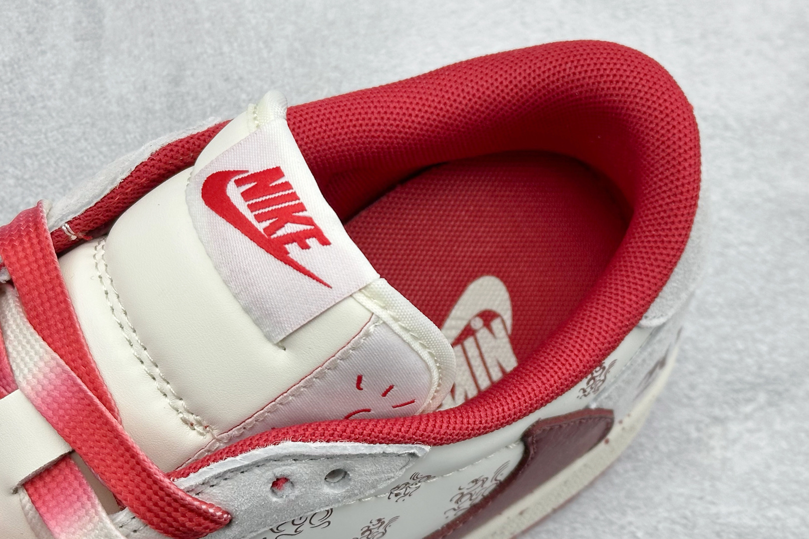 Air Jordan 1 Low AJ1 乔1 马年限定 倒钩高端定制 低帮复古篮球鞋 YX5066-413 Air Jordan 1 Low AJ1 乔1 马年限定 倒钩高端定制 低帮复古篮球鞋 YX5066-413