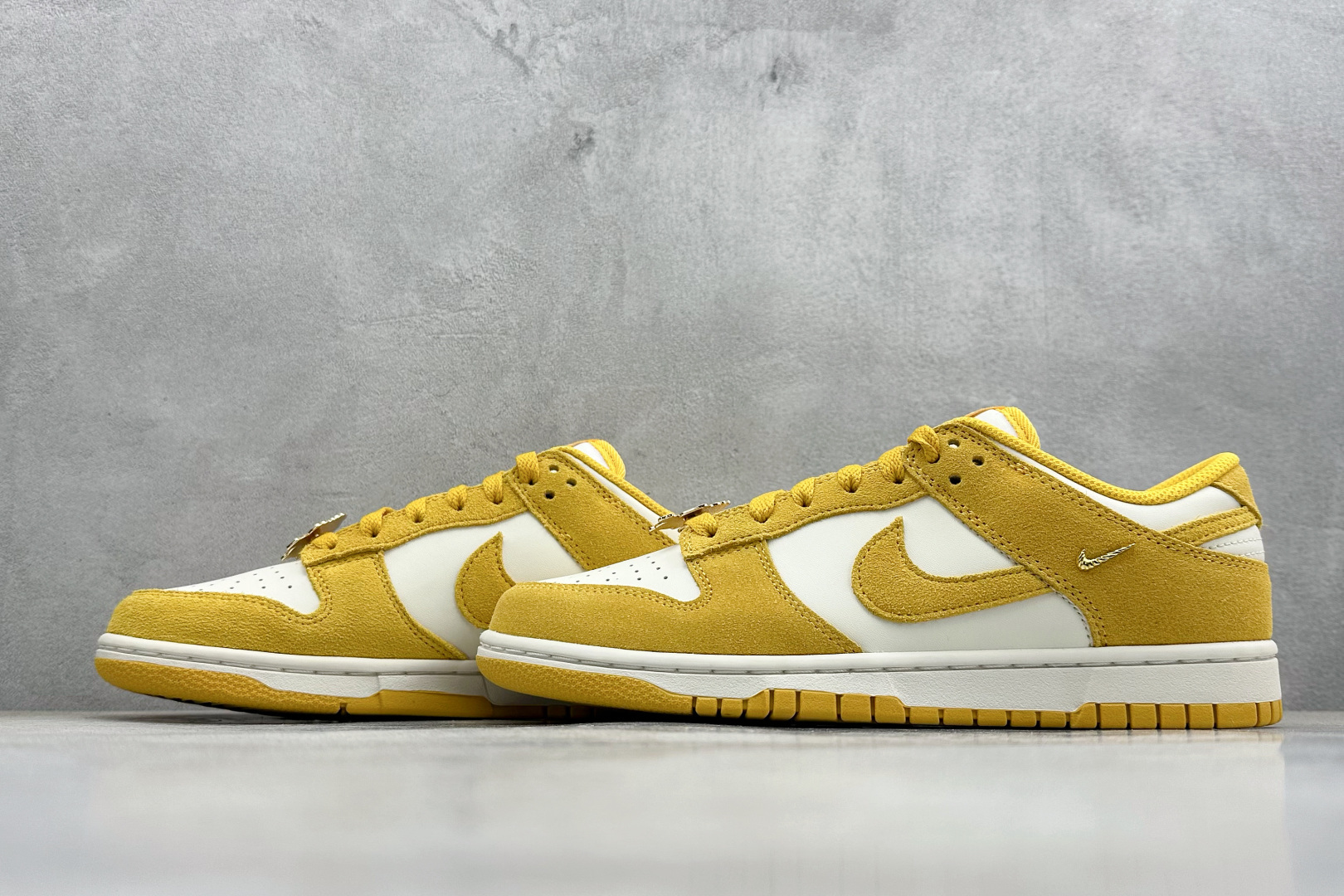 CS版Nike SB Dunk Low 马年限定 白黄 低帮休闲板鞋 IB4417-101