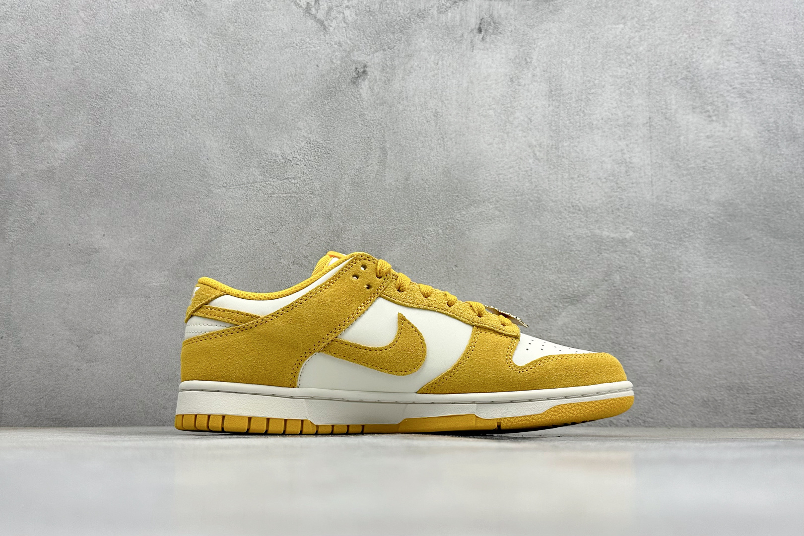 CS版Nike SB Dunk Low 马年限定 白黄 低帮休闲板鞋 IB4417-101