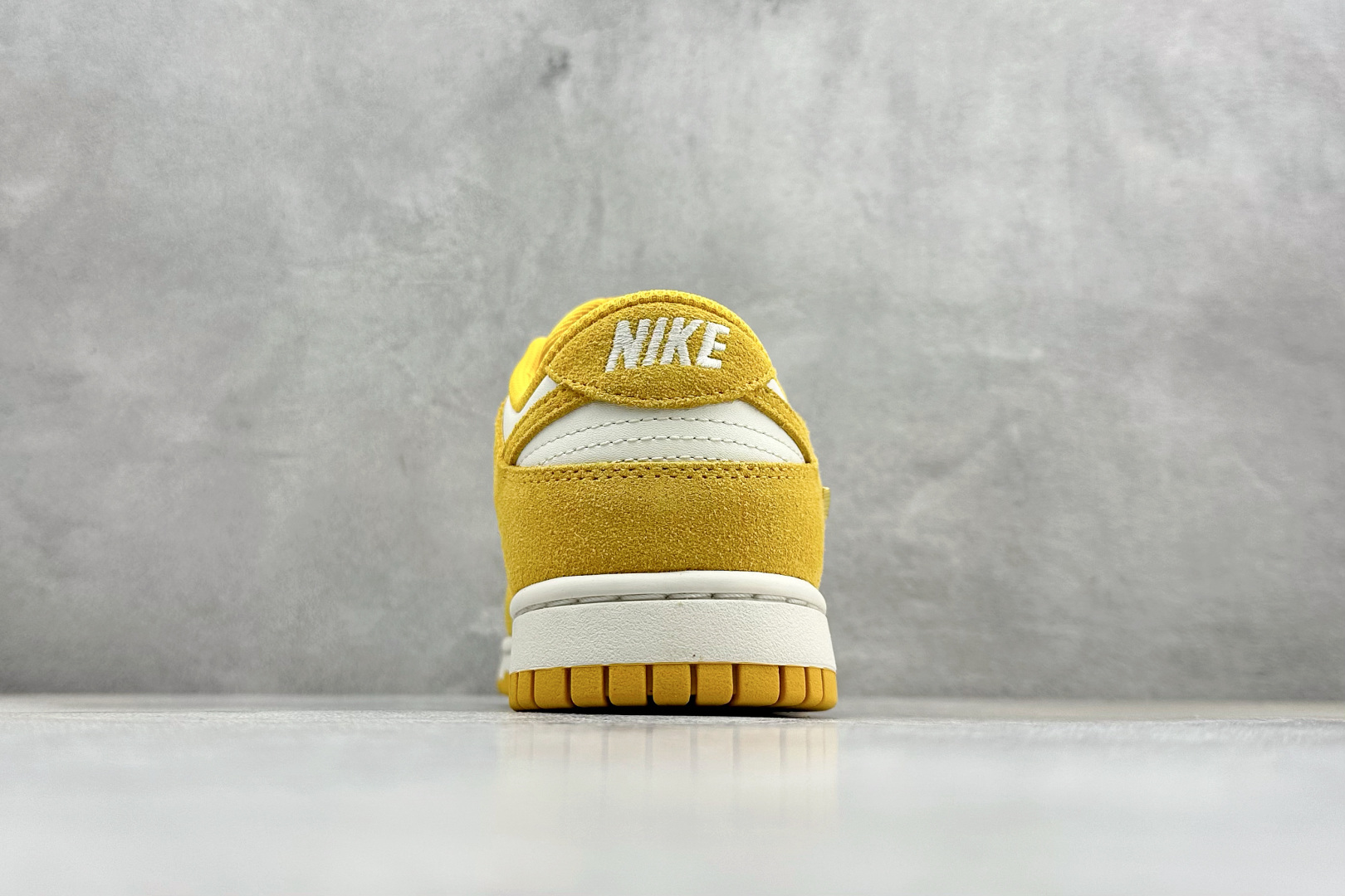 CS版Nike SB Dunk Low 马年限定 白黄 低帮休闲板鞋 IB4417-101