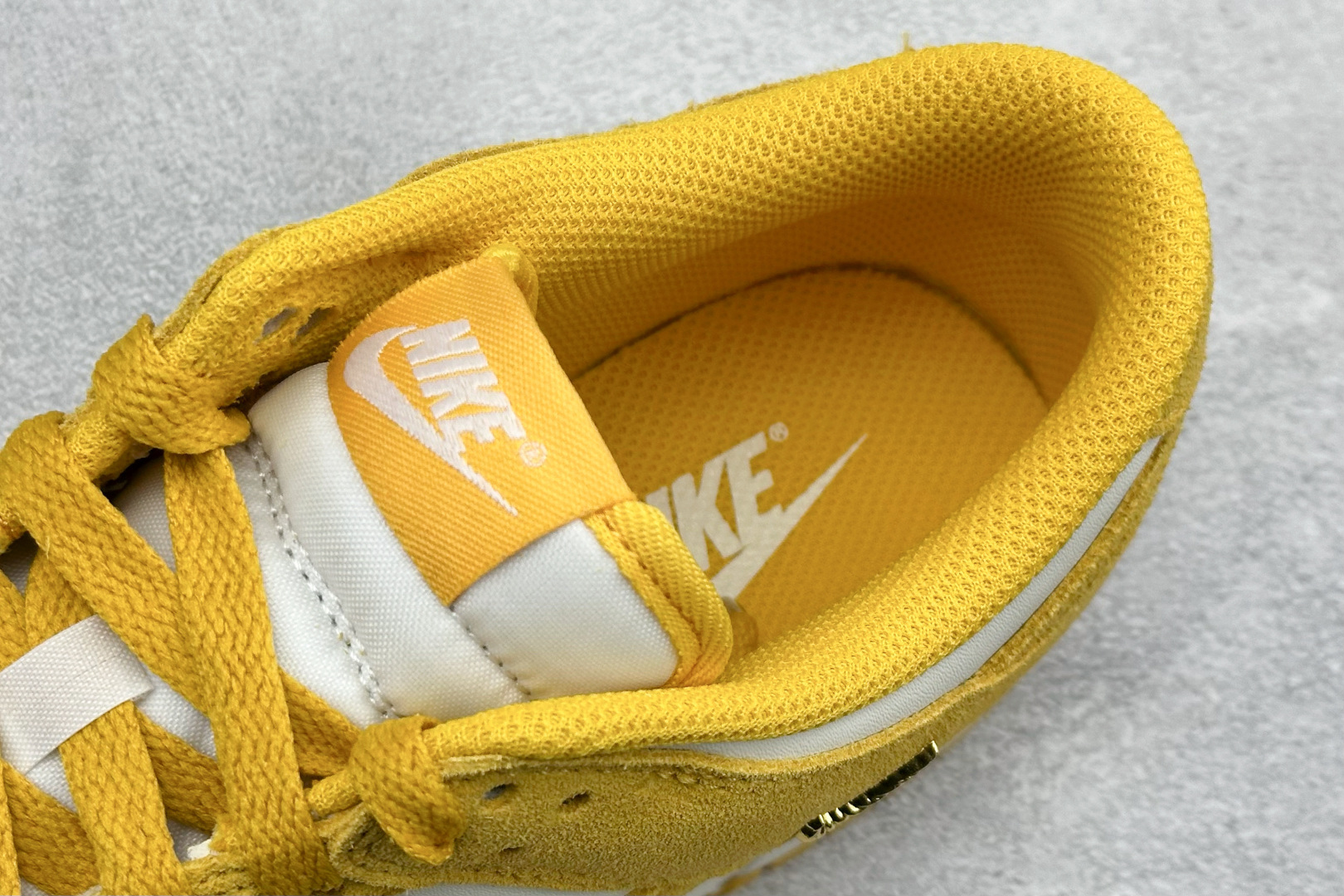CS版Nike SB Dunk Low 马年限定 白黄 低帮休闲板鞋 IB4417-101