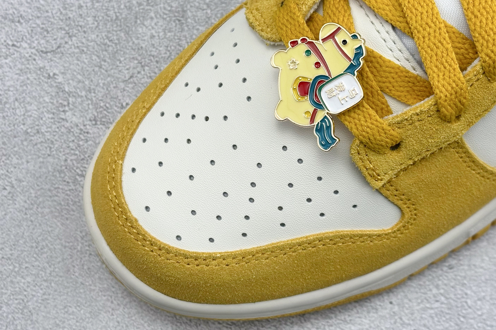 CS版Nike SB Dunk Low 马年限定 白黄 低帮休闲板鞋 IB4417-101