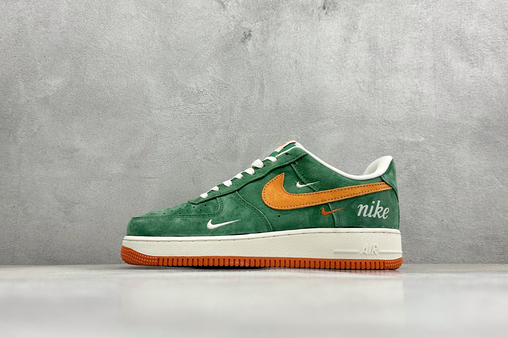 SC版Nike Air Force 1’07 Low 森野橘光 空军一号低帮休闲板鞋 DF0188-121 SC版Nike Air Force 1’07 Low 森野橘光 空军一号低帮休闲板鞋 DF0188-121