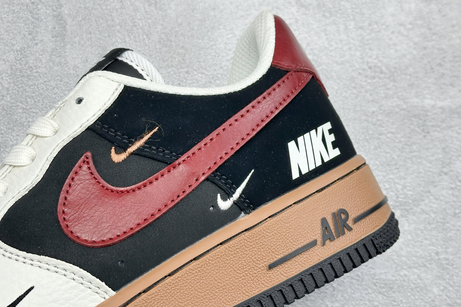 SC版Nike Air Force 1'07 Low 白红黑彩色拼接 空军一号低帮休闲板鞋 IM3378-122 SC版Nike Air Force 1'07 Low 白红黑彩色拼接 空军一号低帮休闲板鞋 IM3378-122