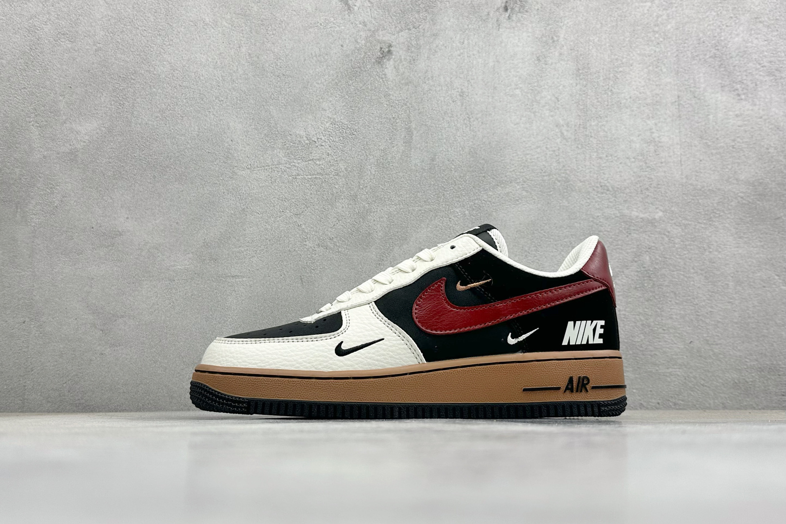 SC版Nike Air Force 1’07 Low 白红黑彩色拼接 空军一号低帮休闲板鞋 IM3378-122 SC版Nike Air Force 1’07 Low 白红黑彩色拼接 空军一号低帮休闲板鞋 IM3378-122