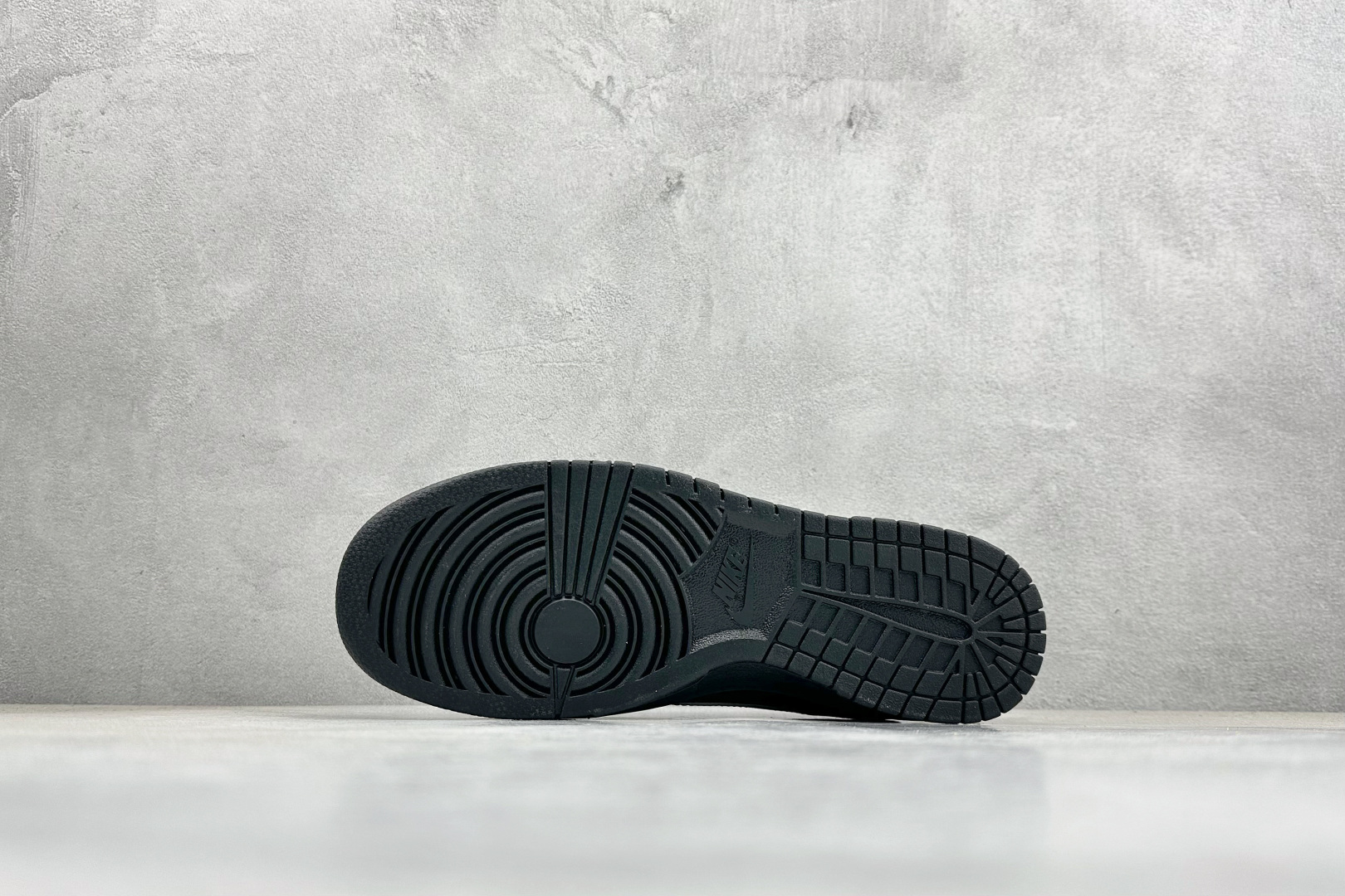 SC版Nike SB Dunk Low 马年限定 红檀玄银 高端定制 低帮休闲板鞋 SG6688-007 SC版Nike SB Dunk Low 马年限定 红檀玄银 高端定制 低帮休闲板鞋 SG6688-007