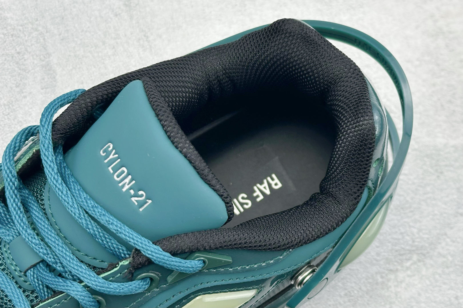 RAF SIMONS Cylon-21 织物皮革 圆头系带 低帮 生活休闲鞋 HR740011L