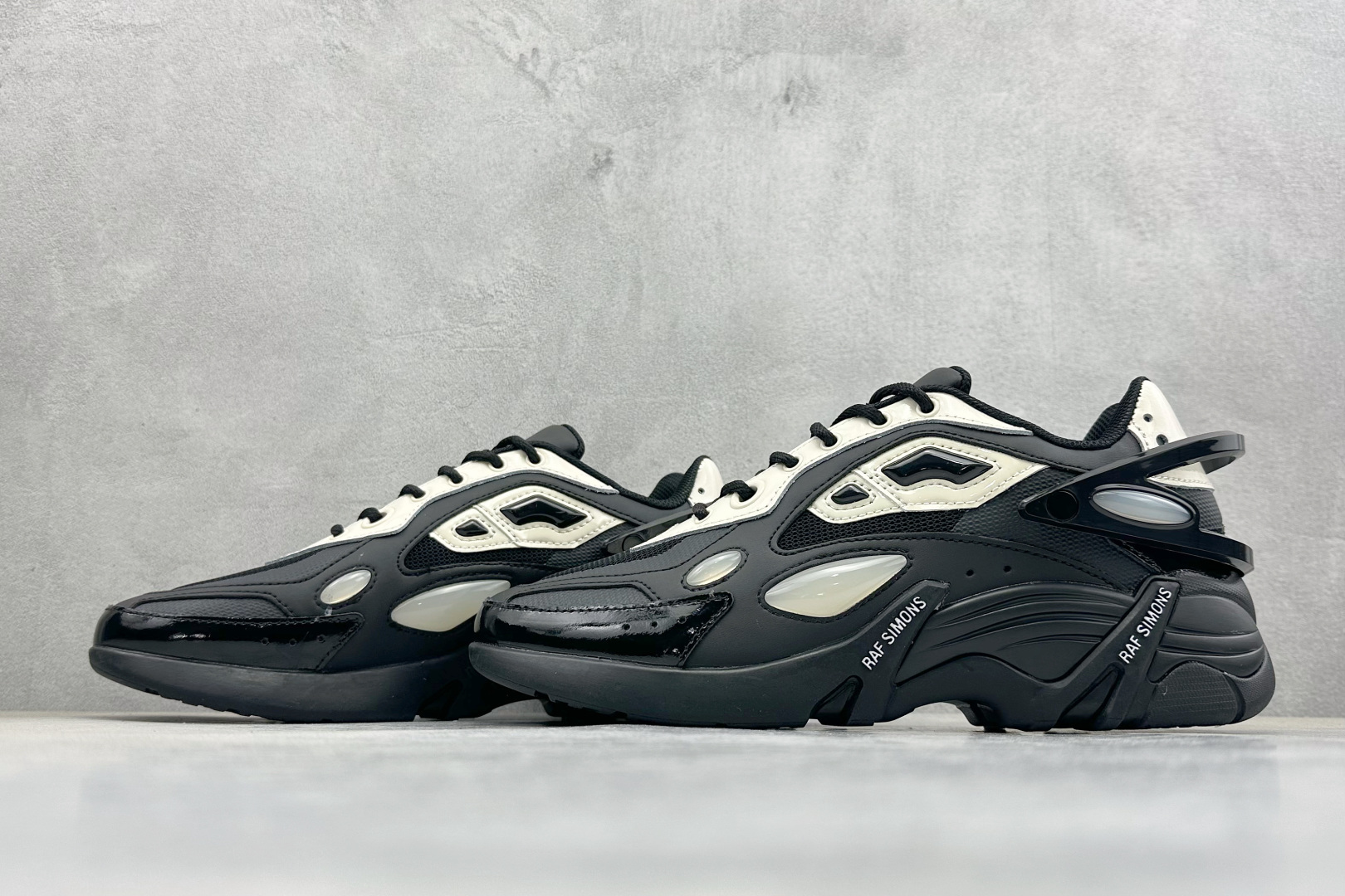 RAF SIMONS Cylon-21 织物皮革 圆头系带 低帮 生活休闲鞋 HR740010L