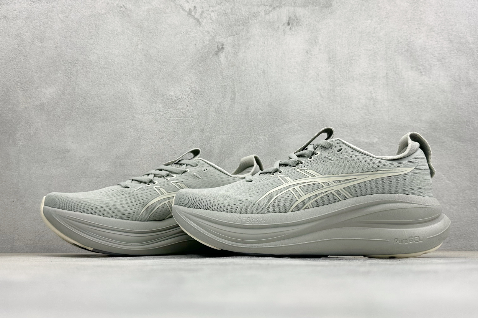 Asics Gel-Nimbus 28 亚瑟士复古透气休闲鞋缓震男子耐磨跑步鞋 1011C127-021 Asics Gel-Nimbus 28 亚瑟士复古透气休闲鞋缓震男子耐磨跑步鞋 1011C127-021