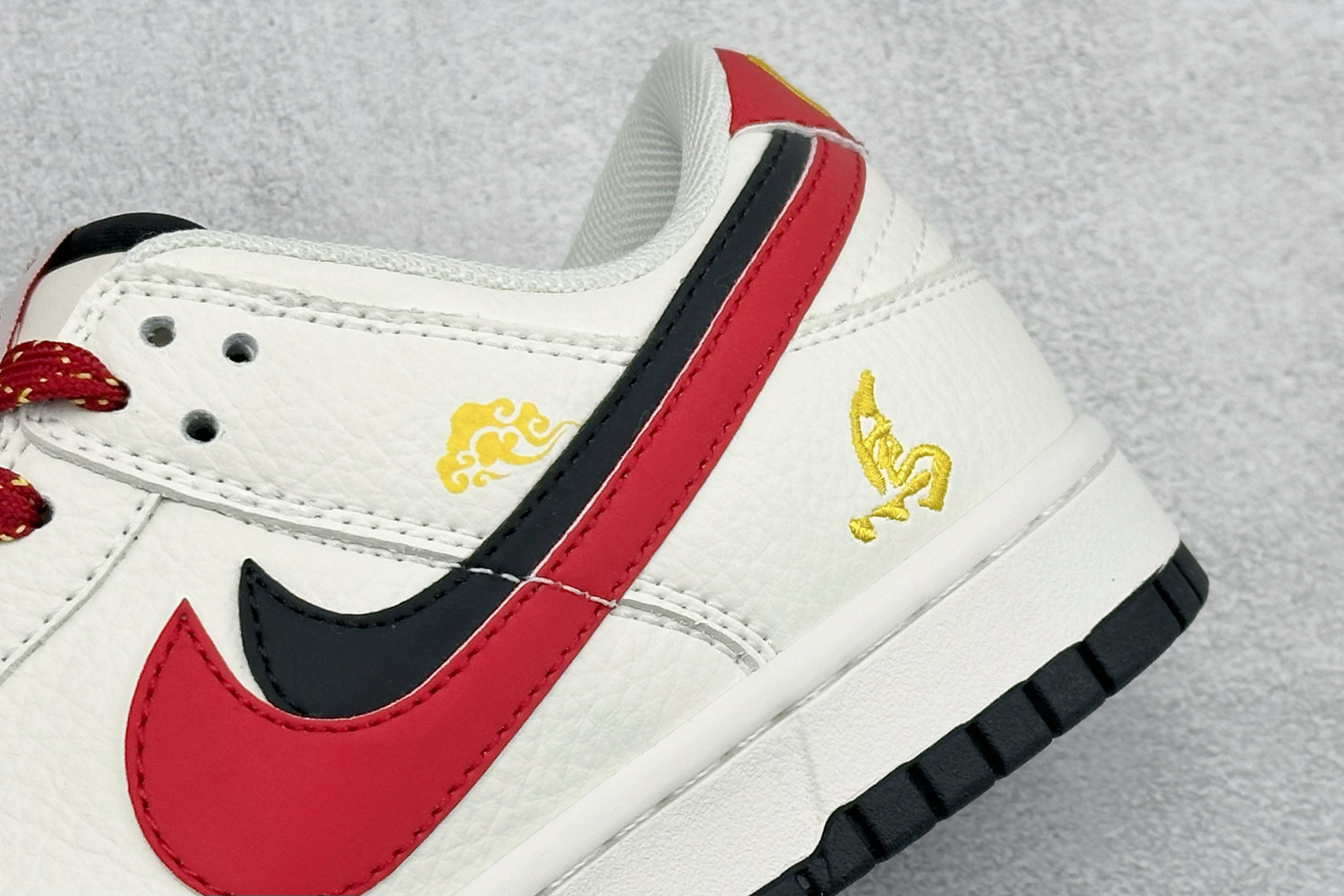 XD6188-055 Nike Dunk Low 马年限定 红金撞色自带年味小勾暗藏马年图腾, XD6188-055 Nike Dunk Low 马年限定 红金撞色自带年味小勾暗藏马年图腾,