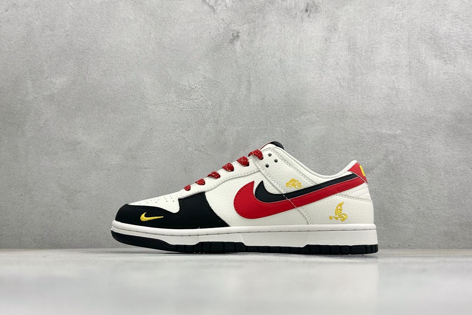 XD6188-055 Nike Dunk Low 马年限定 红金撞色自带年味小勾暗藏马年图腾, XD6188-055 Nike Dunk Low 马年限定 红金撞色自带年味小勾暗藏马年图腾,