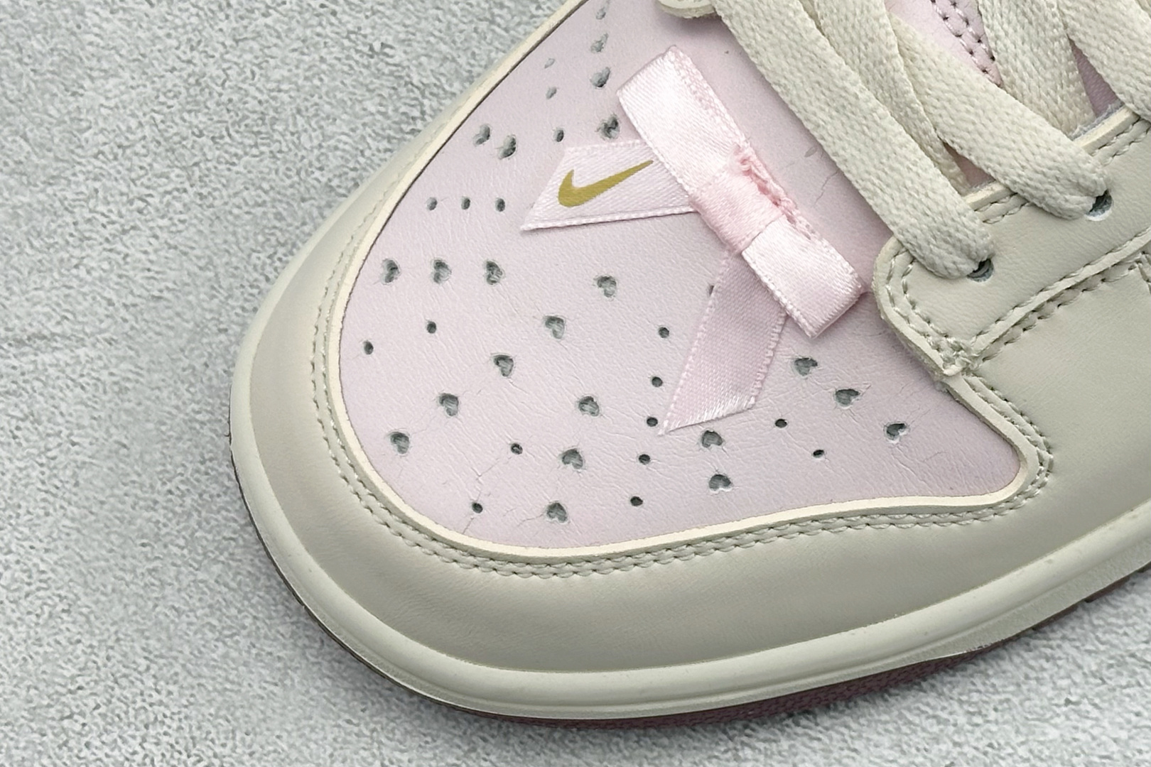 Nike SB Dunk Low“情人节限定发售奶白 + 柔雾粉的渐变配色像裹了层春日薄纱 IQ1145-610 Nike SB Dunk Low“情人节限定发售奶白 + 柔雾粉的渐变配色像裹了层春日薄纱 IQ1145-610