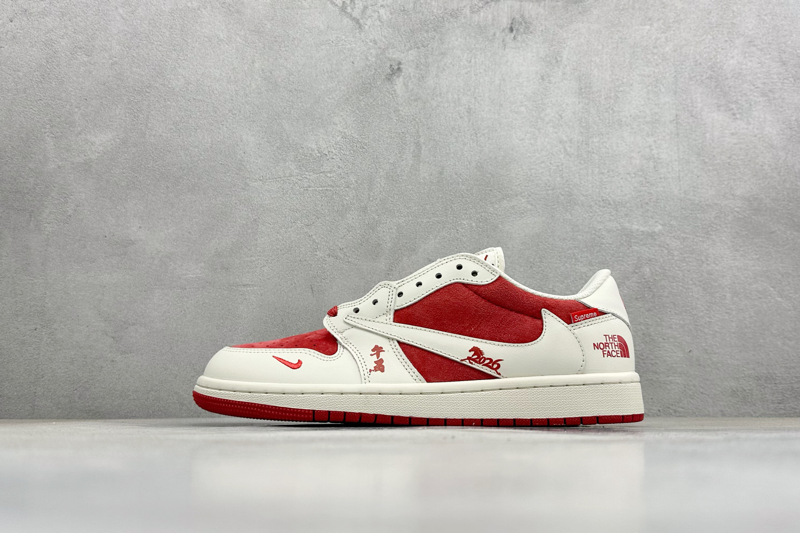 联名王炸!AIR JORDAN 1马年联名款太顶了红白麂皮质感拉满 DM7866-123 联名王炸!AIR JORDAN 1马年联名款太顶了红白麂皮质感拉满 DM7866-123