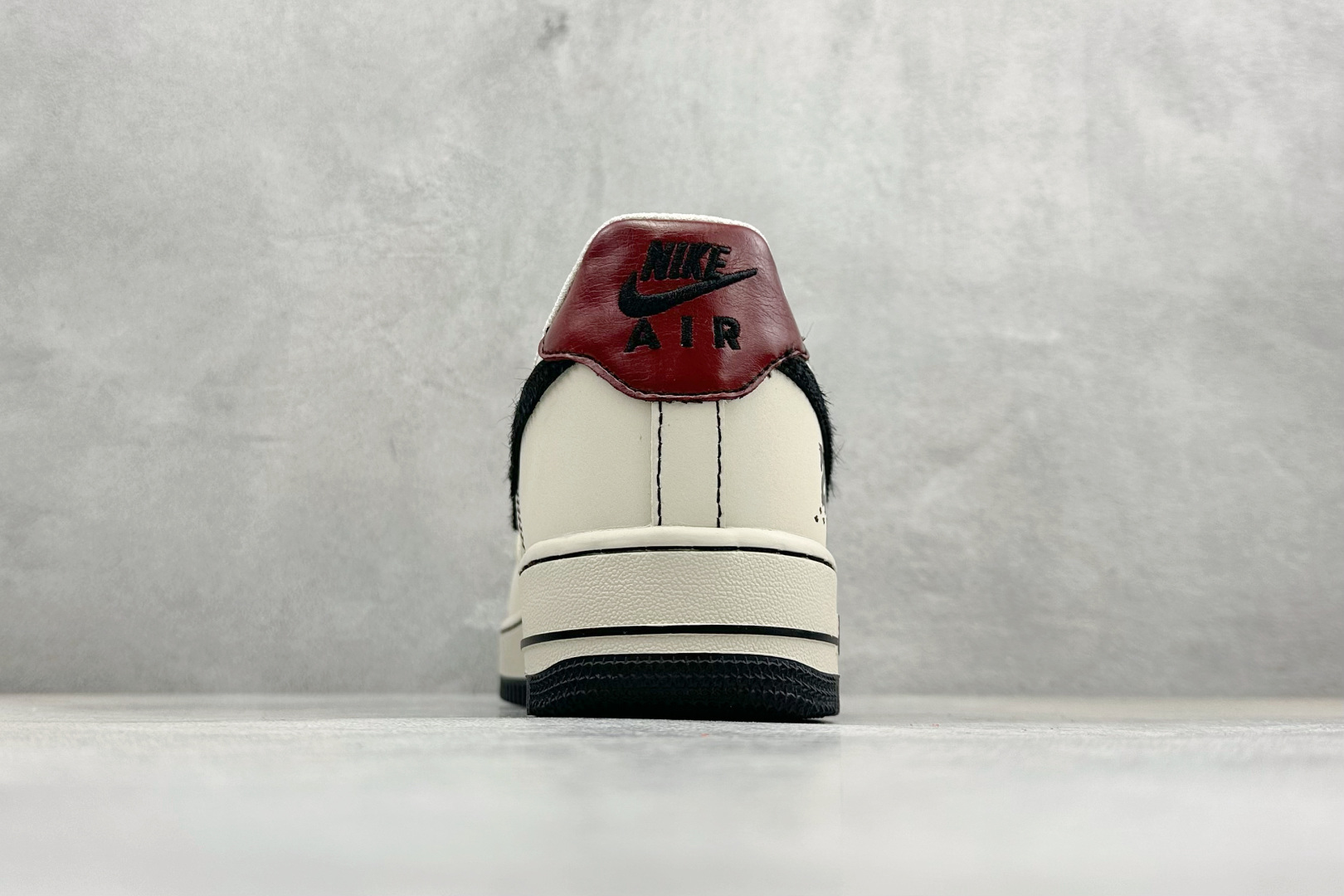 SC版NIke Air Force 1 '07 Low “马年限定--米瓷映墨” 空军一号低帮 运动鞋 IB4607-171 SC版NIke Air Force 1 '07 Low “马年限定--米瓷映墨” 空军一号低帮 运动鞋 IB4607-171