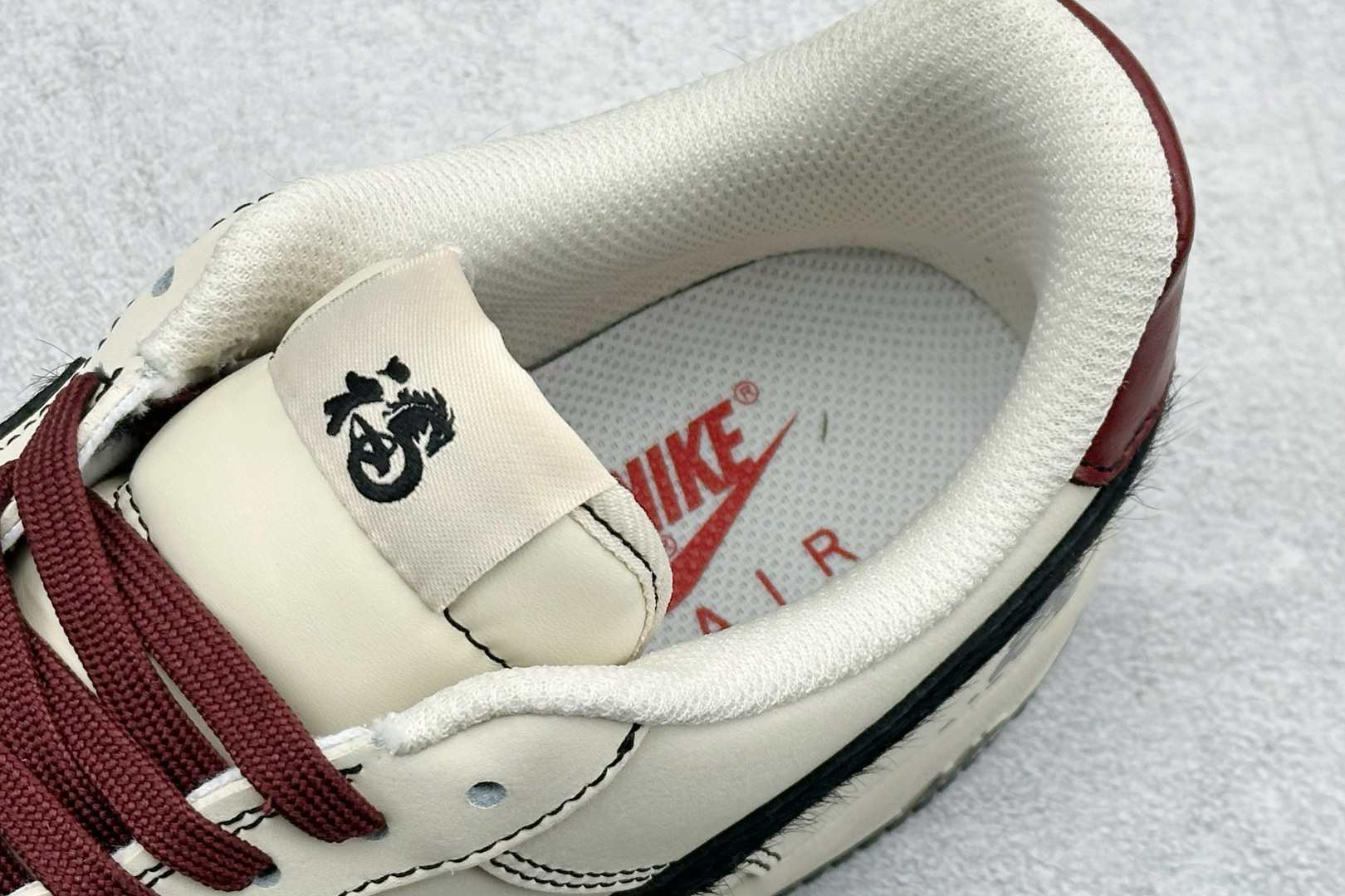 SC版NIke Air Force 1 '07 Low “马年限定--米瓷映墨” 空军一号低帮 运动鞋 IB4607-171 SC版NIke Air Force 1 '07 Low “马年限定--米瓷映墨” 空军一号低帮 运动鞋 IB4607-171