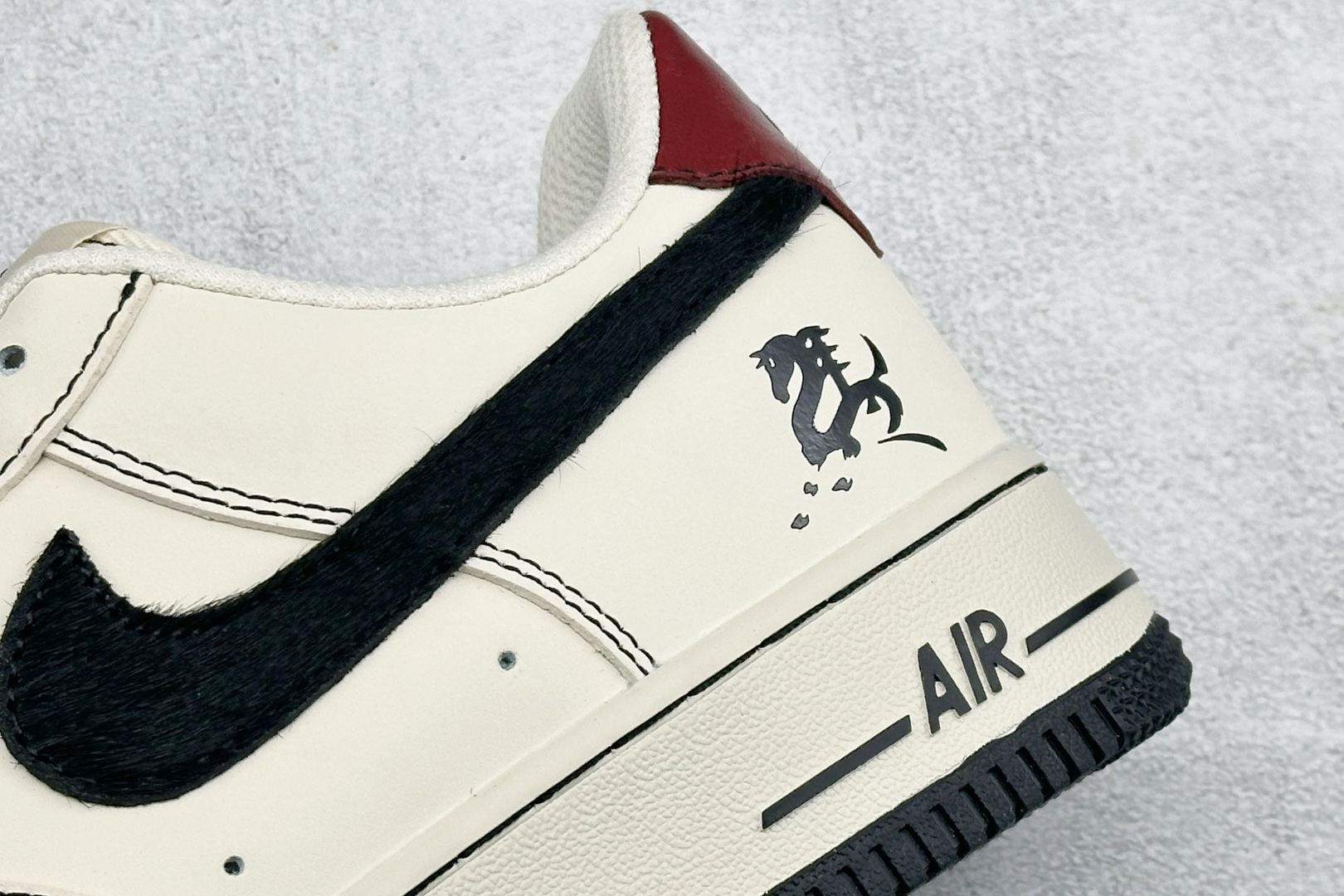 SC版NIke Air Force 1 '07 Low “马年限定--米瓷映墨” 空军一号低帮 运动鞋 IB4607-171 SC版NIke Air Force 1 '07 Low “马年限定--米瓷映墨” 空军一号低帮 运动鞋 IB4607-171