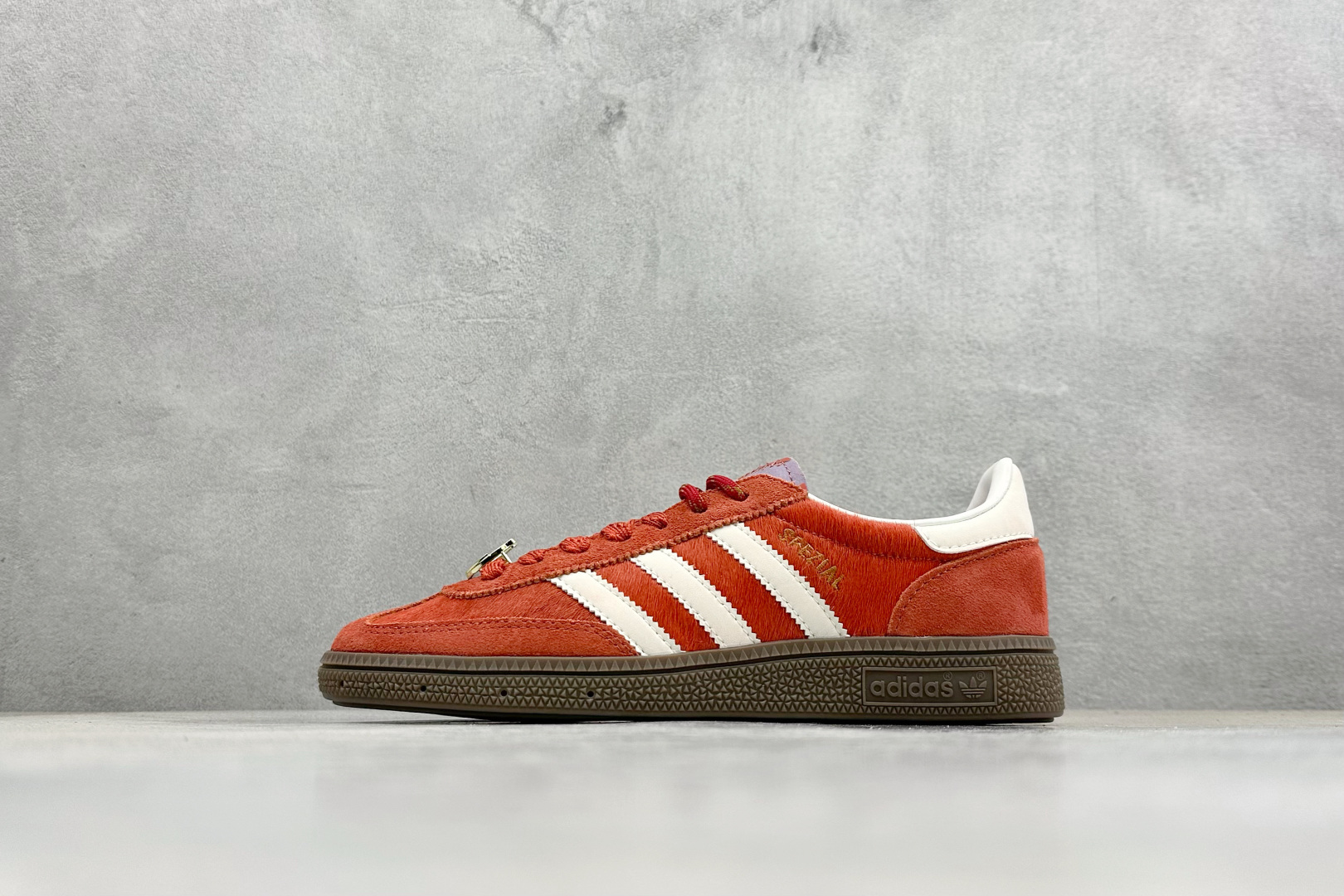 HZ版Adidas Handball Spezial马年限定 阿迪达斯经典复古休闲板鞋 KJ6299 HZ版Adidas Handball Spezial马年限定 阿迪达斯经典复古休闲板鞋 KJ6299