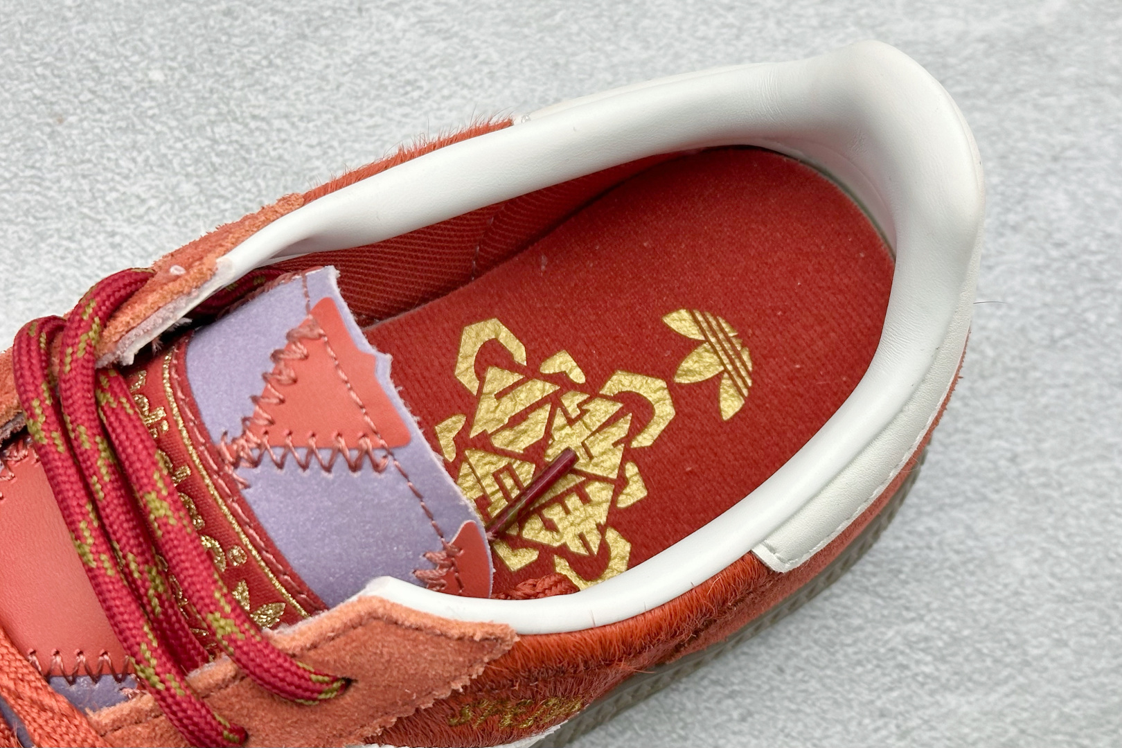HZ版Adidas Handball Spezial马年限定 阿迪达斯经典复古休闲板鞋 KJ6299 HZ版Adidas Handball Spezial马年限定 阿迪达斯经典复古休闲板鞋 KJ6299
