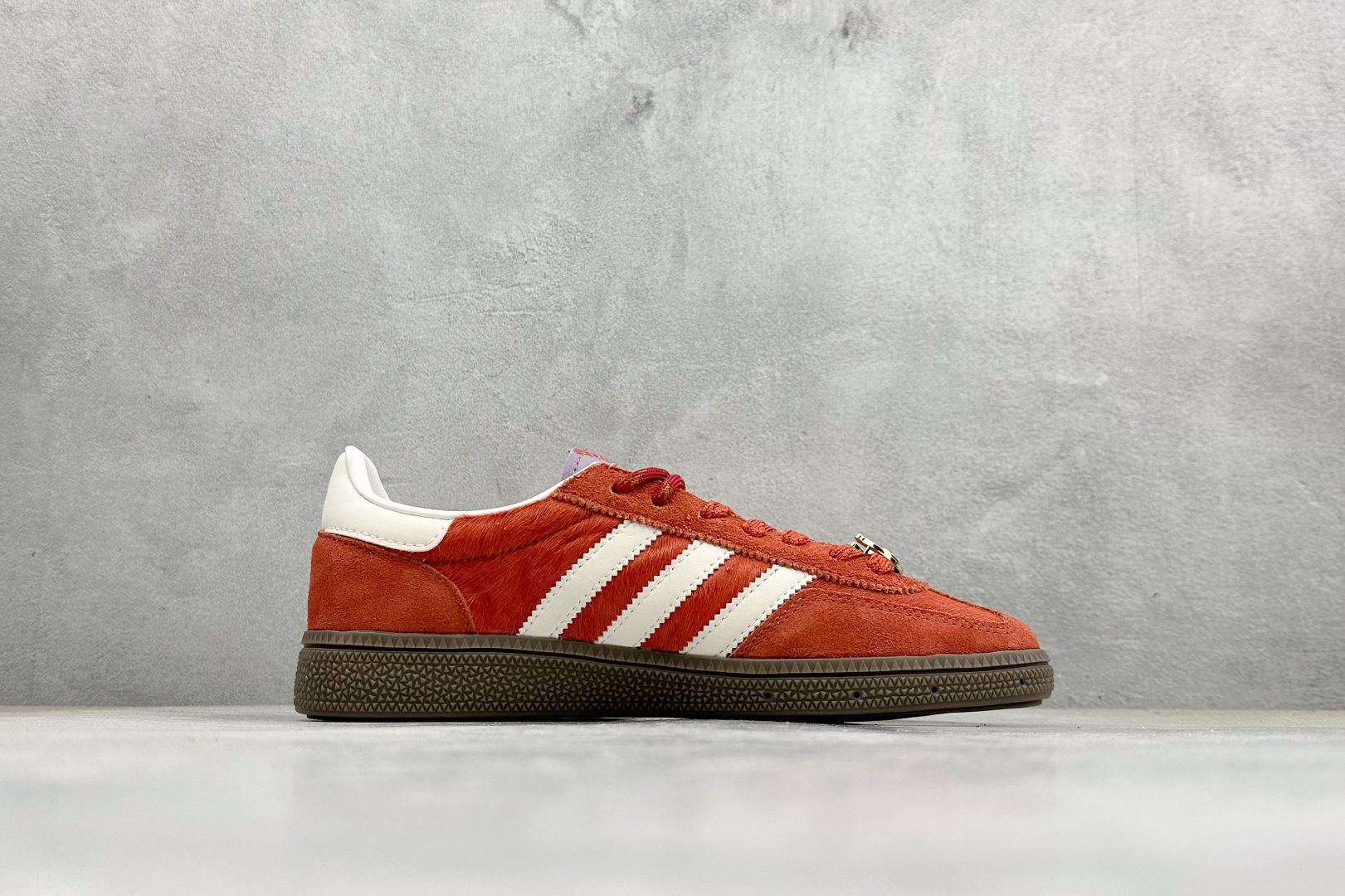 HZ版Adidas Handball Spezial马年限定 阿迪达斯经典复古休闲板鞋 KJ6299 HZ版Adidas Handball Spezial马年限定 阿迪达斯经典复古休闲板鞋 KJ6299