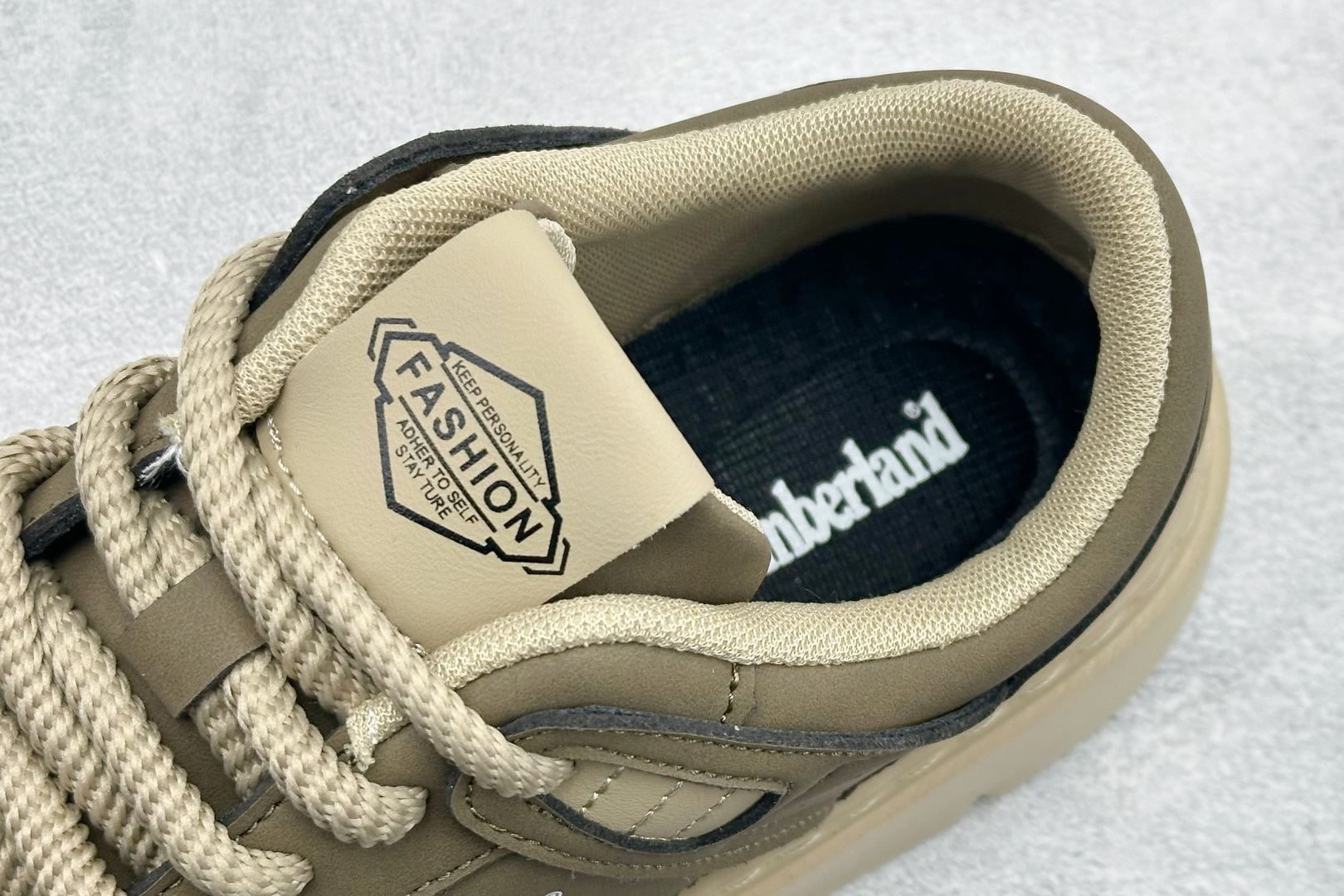 W1版Timberland添柏岚/天伯伦户外低帮休闲马丁靴系列 TB088009 W1版Timberland添柏岚/天伯伦户外低帮休闲马丁靴系列 TB088009